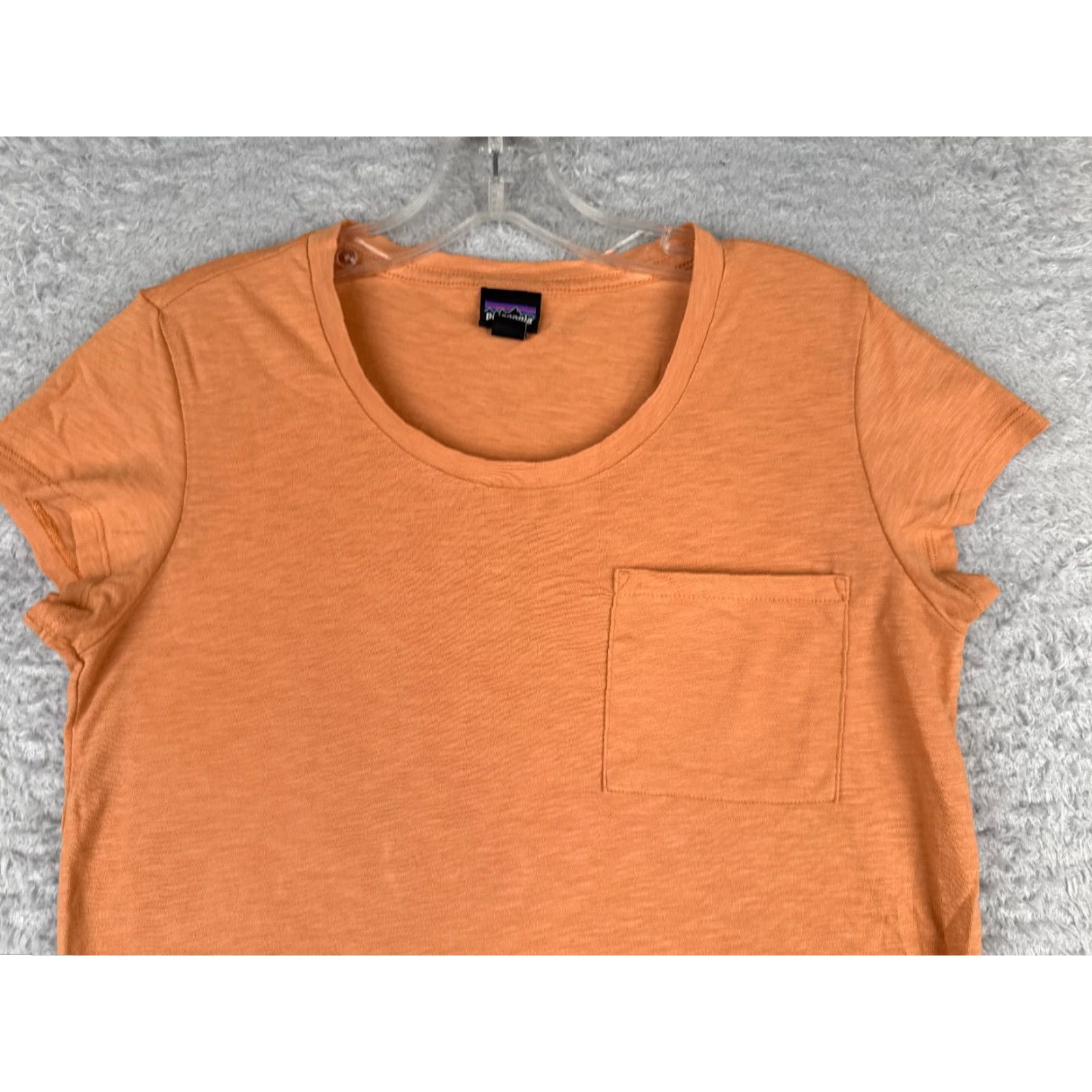 Patagonia Patagonia Shirt Womens Small Orange Short Sleeve Round Neck Pocket Camp READ Size S / US 4 / IT 40 - 4 Thumbnail