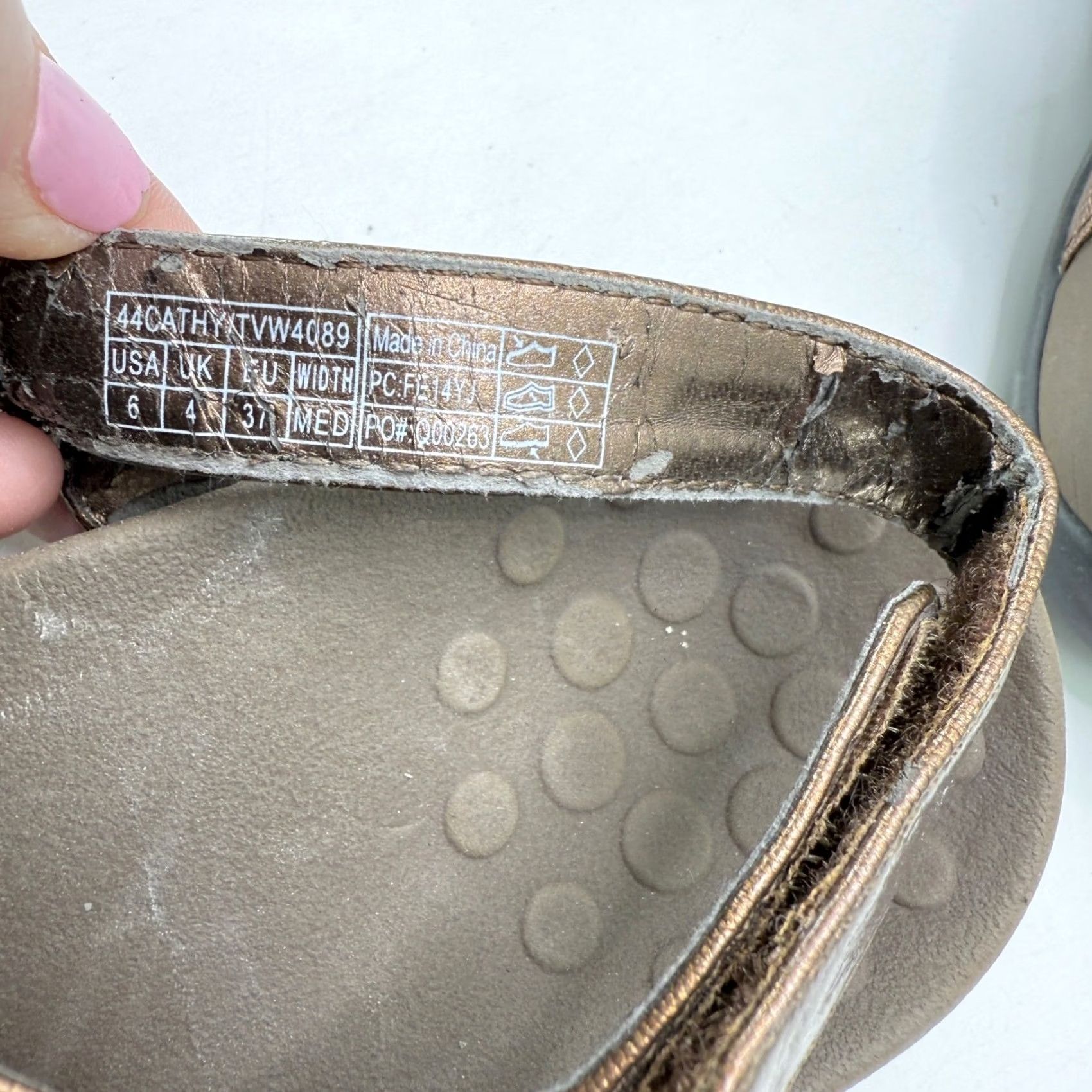 Vionic Vionic Sandals Strappy Bronze Metallic Leather Adjustable Strap Arch Support Cushion Women's 6 Casual Summer Travel Size US 6 / IT 36 - 3 Thumbnail
