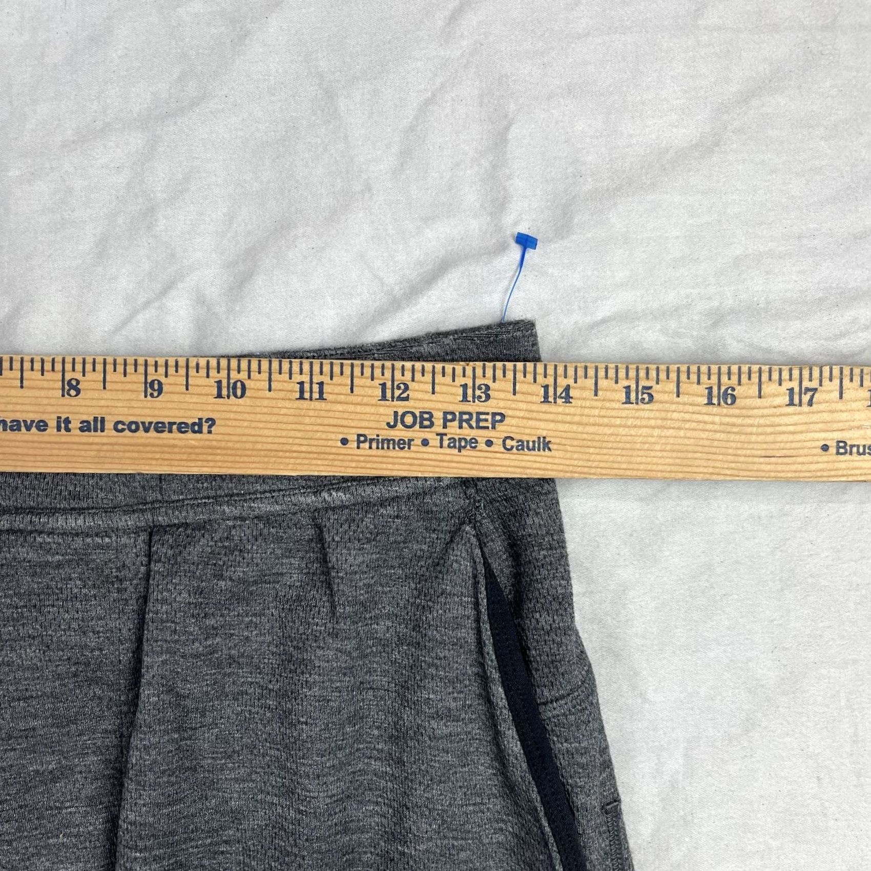 Lululemon Lululemon Athletica Shorts Mens Medium Gray Heather Athletic Knit Gym Running Size US 28 / EU 44 - 5 Thumbnail