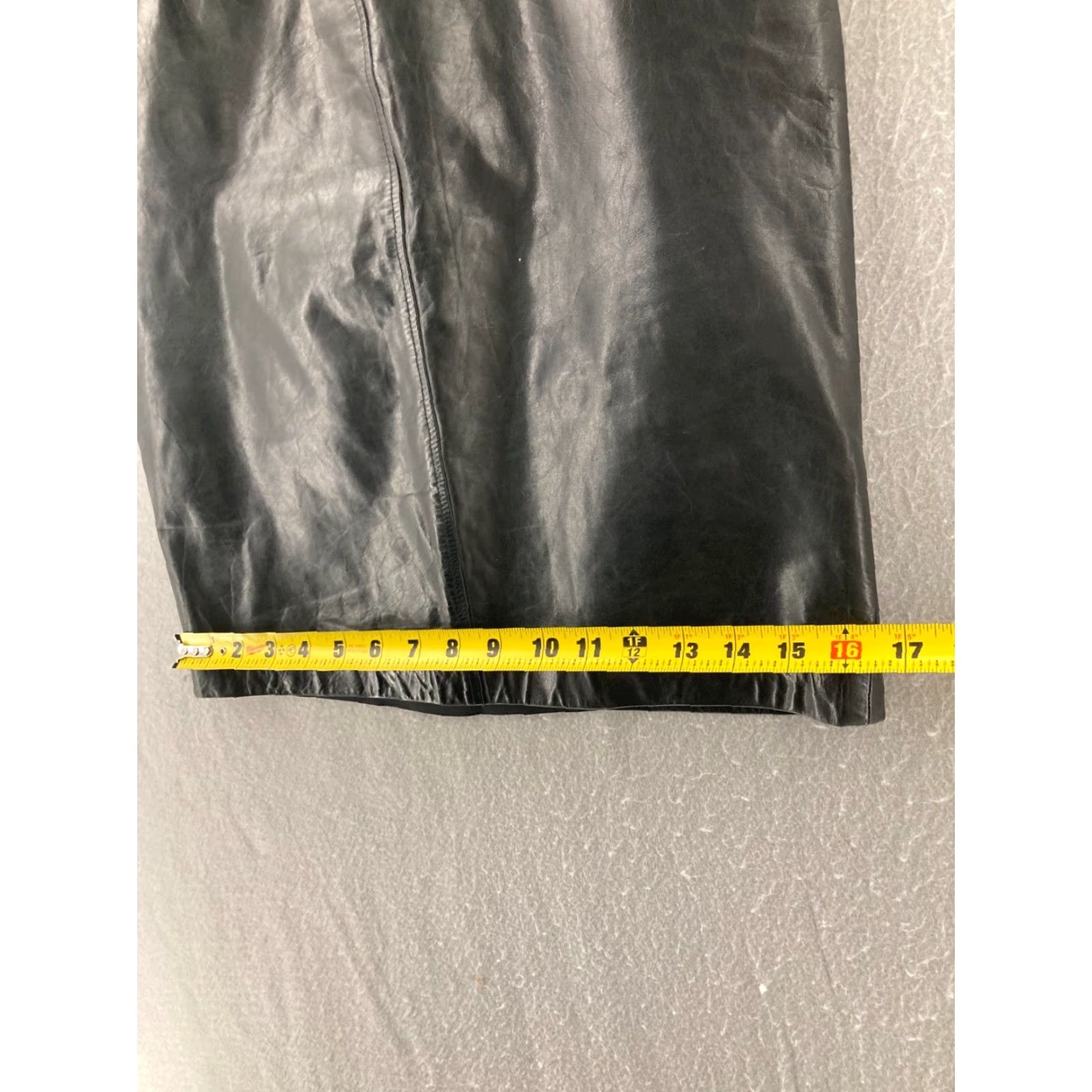 Vintage Linda Allard Ellen Tracy Skirt Womens 4 Leather Knee Length Black Pencil Straight 90s Size 27" / US 4 / IT 40 - 4 Thumbnail