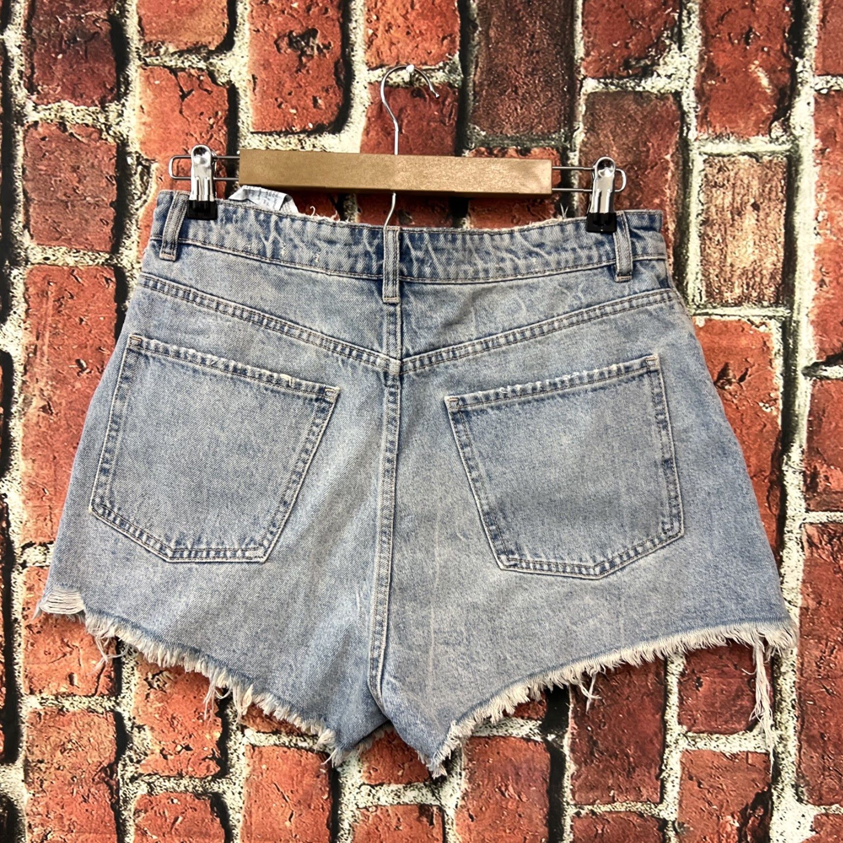 Zara Zara Denim Shorts Women 10 Blue High Rise Distressed Denim 5-Pocket Design Regular Women Size 10 Blue Zara Denim Shorts Size 24" / US 00 / IT 34 - 3 Thumbnail