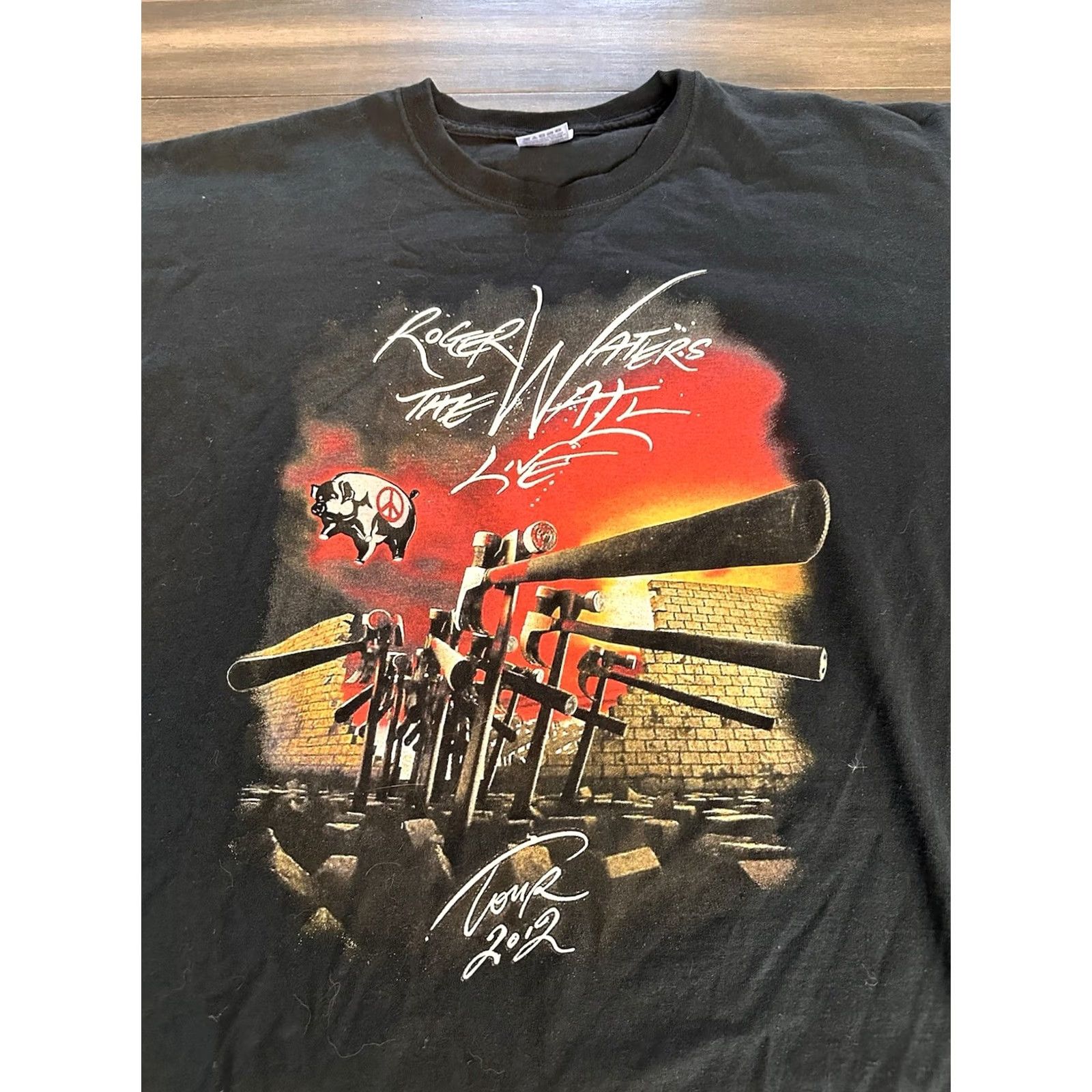 Fruit Of The Loom Pink Floyd Roger Waters The Wall 2012 Live Tour T-Shirt, 2XL, Black, Men, Modern Moon, Fruit of the Loom Size US XXL / EU 58 / 5 - 2 Thumbnail