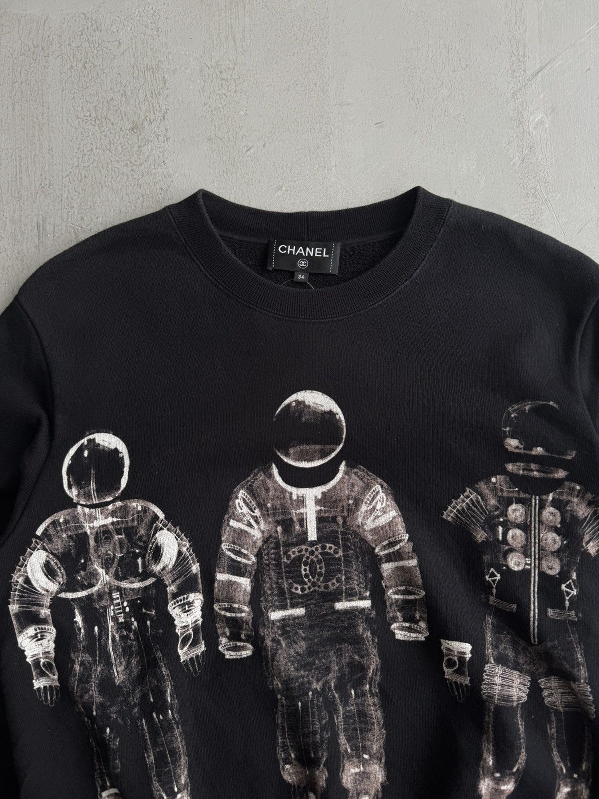 Chanel F/W 2017 - Chanel Runway Astronaut Crewneck Size XXS / US 00 / IT 34 - 3 Thumbnail