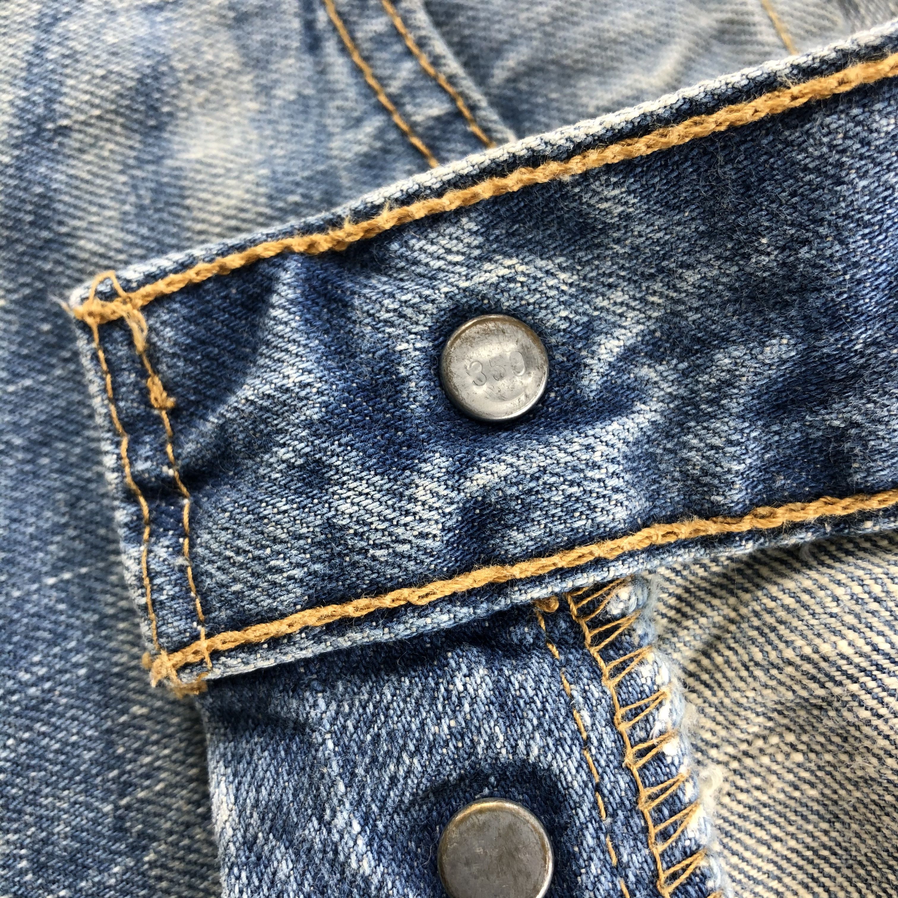 Levi's Vintage Levis 501 Jeans Stone Washed Distressed Denim KJ399 Size US 34 / EU 50 - 8 Thumbnail