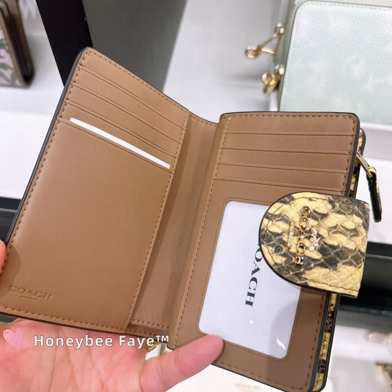 Coach NWT Coach Medium Corner Zip Wallet CEL81 Size ONE SIZE - 3 Thumbnail