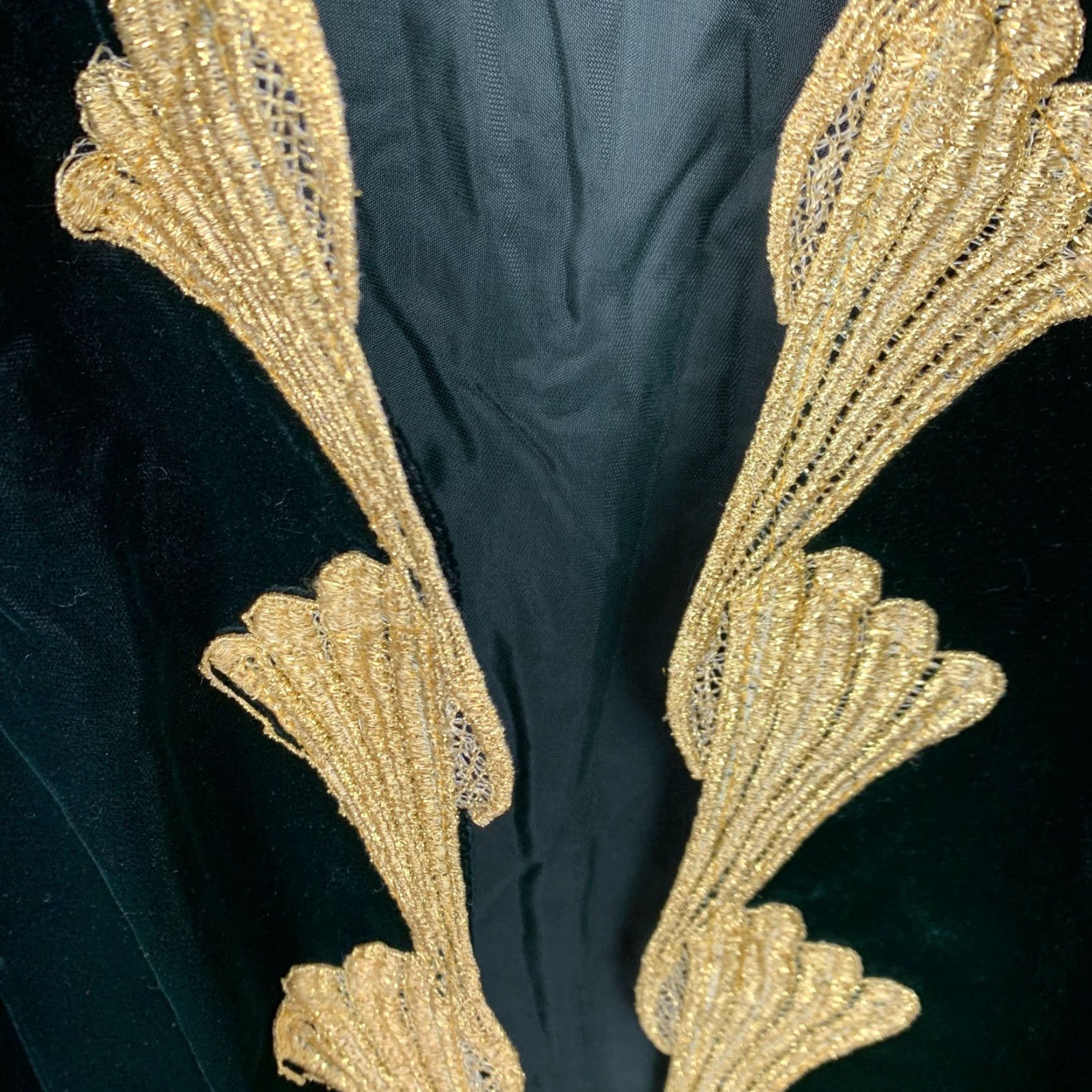 Vintage VINTAGE David Rose Green Velvet Gold Embellished Open Front Cardigan Large Size L / US 10 / IT 46 - 7 Thumbnail