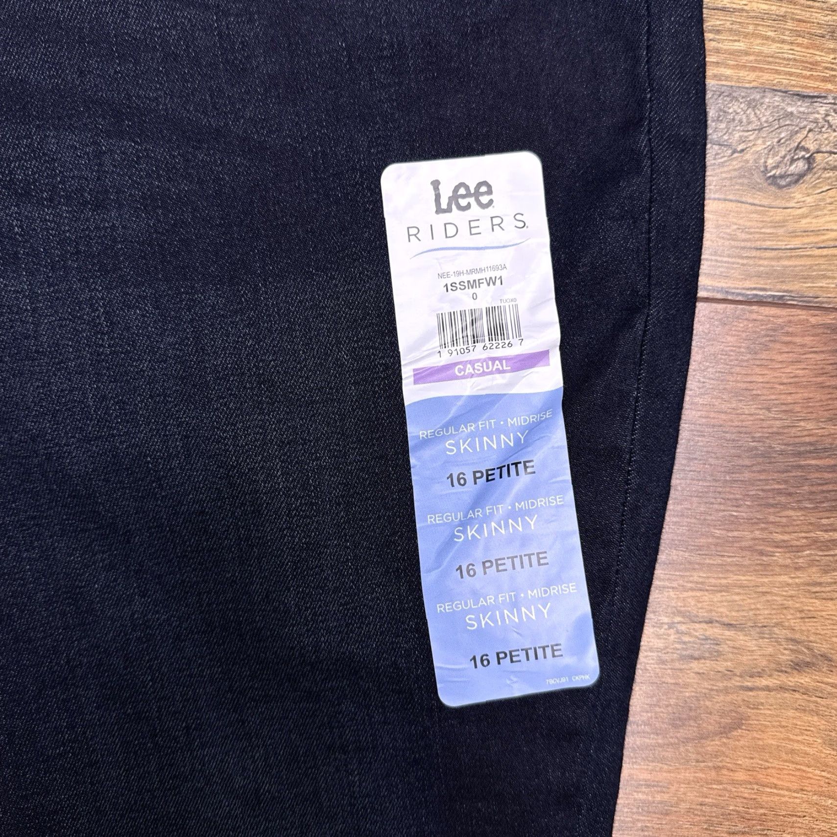 Lee Lee Riders Jeans Womens 16 Petite Mid Rise Skinny Stretch Denim Blue 5-Pocket Logo Zip Inseam 24.5in Regular 33W Size 38" / US 16 / IT 52 - 5 Thumbnail