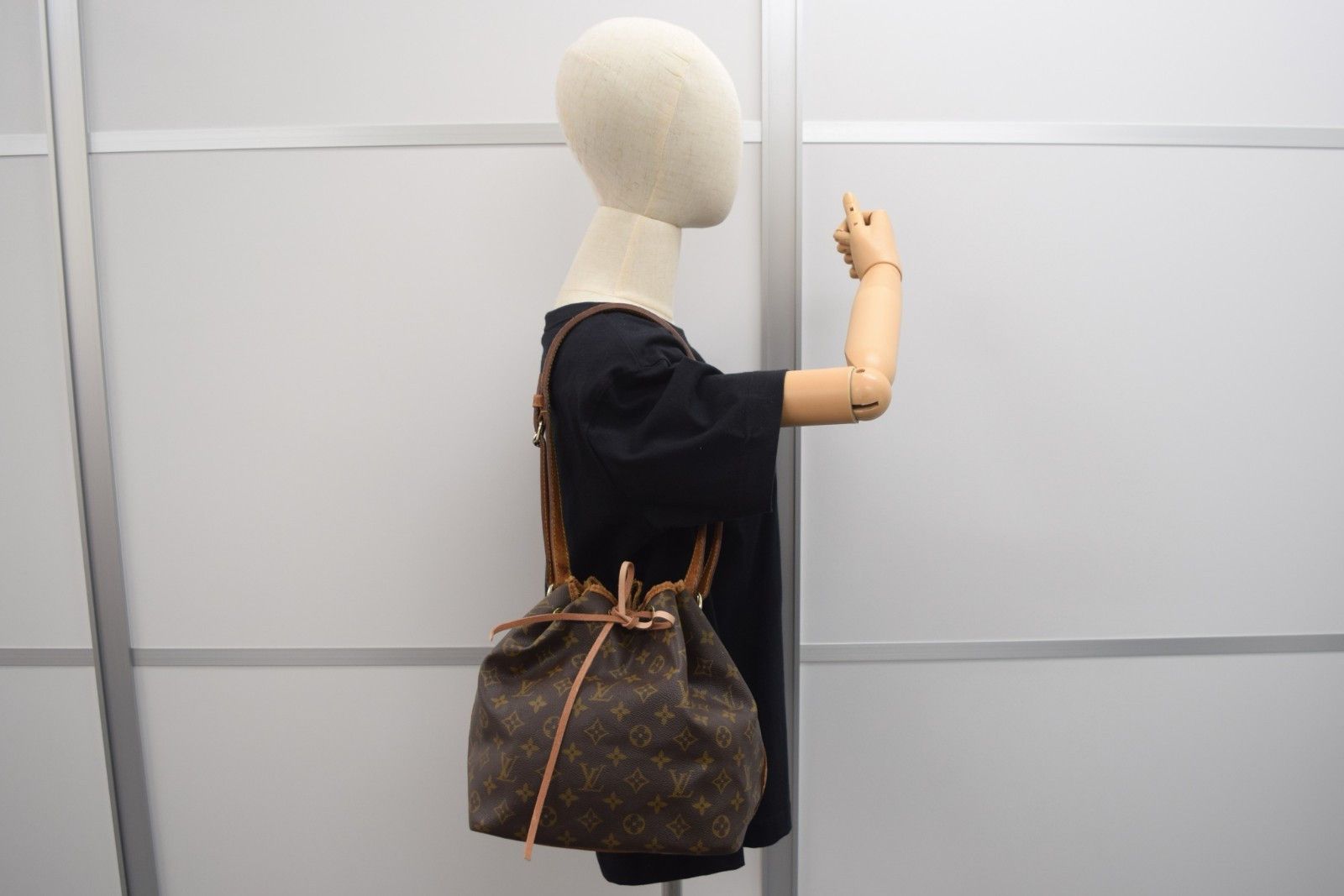 Louis Vuitton LV Petite Noe Shoulder Bag Monogram Canvas M42226 Size ONE SIZE - 12 Thumbnail
