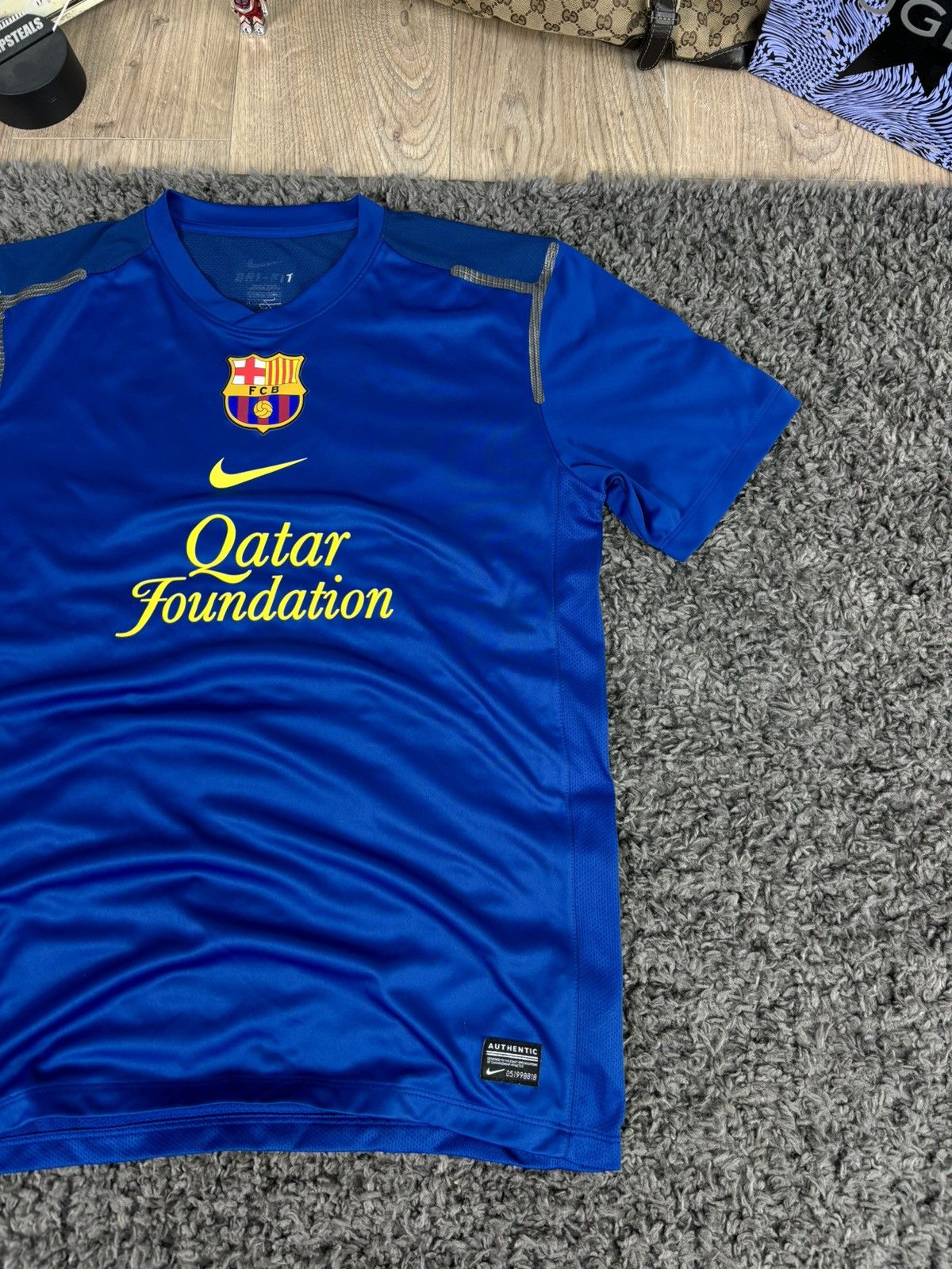 Nike × Vintage Nike Center Logo Football T-Shirt Soccer Jersey FC Barcelona Size US M / EU 48-50 / 2 - 2 Thumbnail