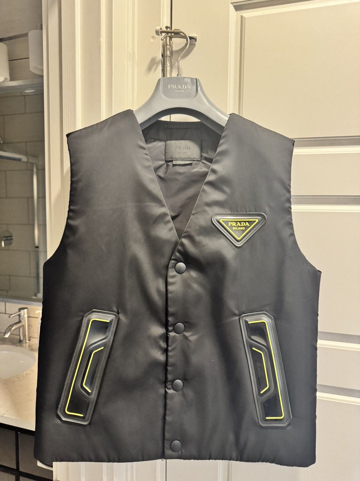 Prada 100% AUTHENTIC PRADA NYLON VEST BLACK/YELLOW SZ 48 (US M/L) Size US L / EU 52-54 / 3 - 12 Thumbnail