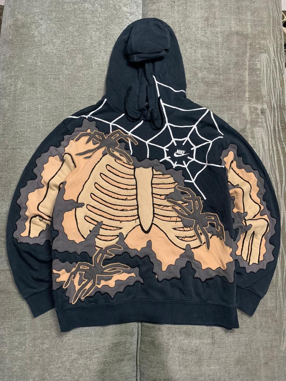 Nike nike rework hoodie ancient bone fossil Size US XL / EU 56 / 4 - 1 Thumbnail