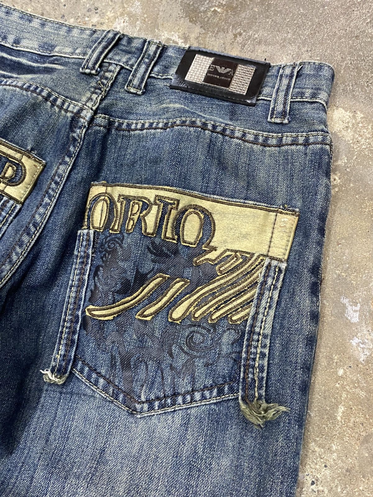 Designer × Emporio Armani 💥Bindding Offer💥 rare emporio armani embroidery jeans pant Size US 30 / EU 46 - 10 Thumbnail