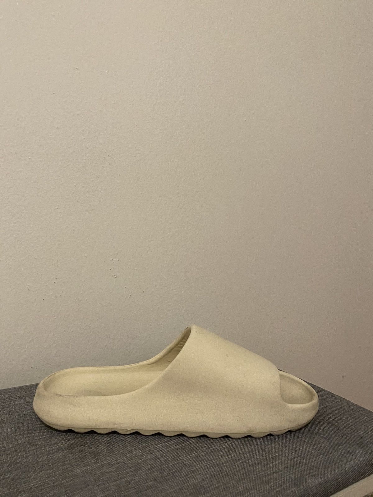 Other Cream Slides Size US 10.5 / EU 43-44 - 2 Thumbnail