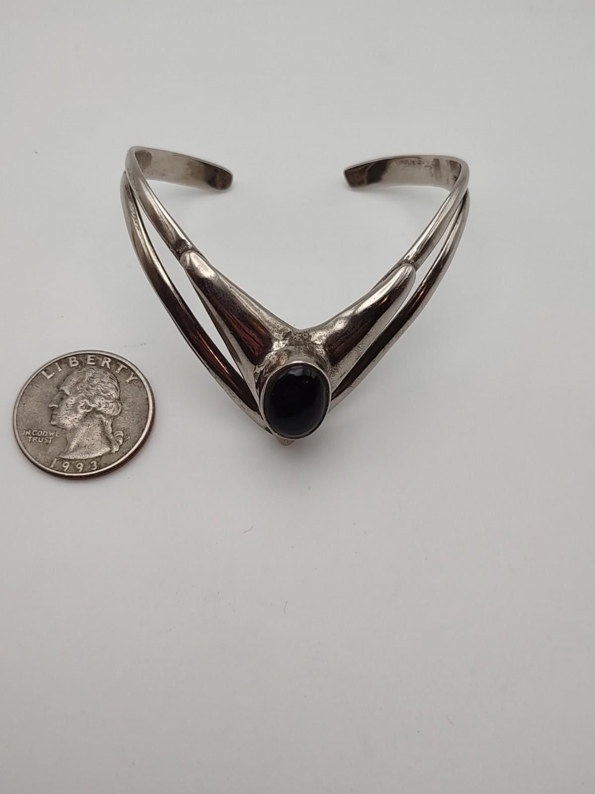 The Unbranded Brand Sterling Silver Black Onyx Cuff Bracelet Heavy Modern Size ONE SIZE - 4 Thumbnail