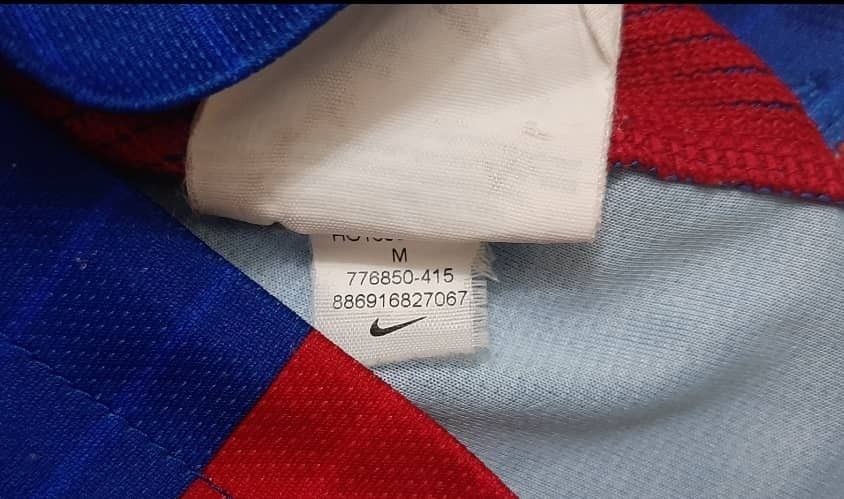 Nike Barcelona Home Nike Jersey 2016/17, Size Medium Size US M / EU 48-50 / 2 - 8 Thumbnail