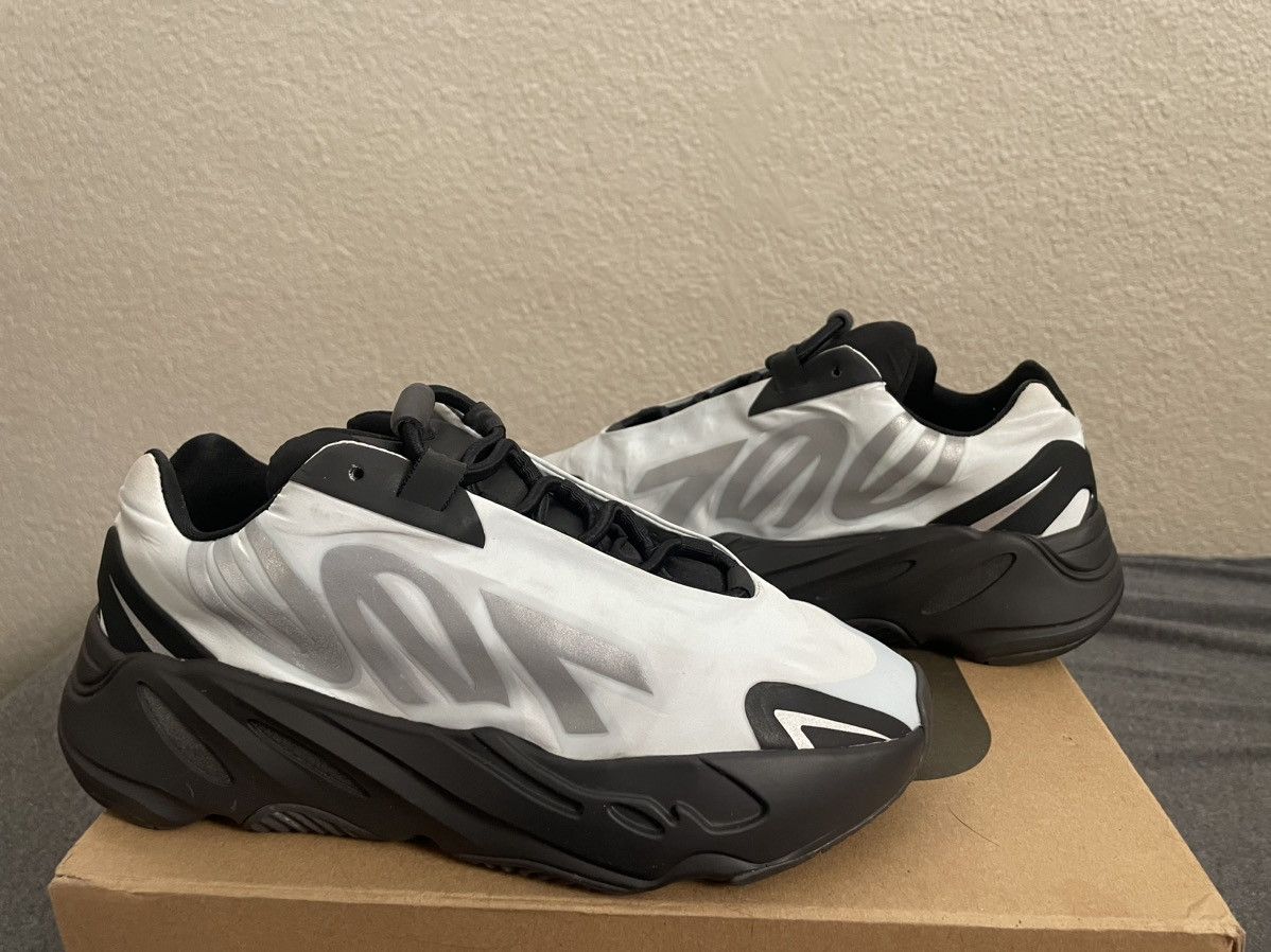 Kanye West × Yeezy Yeezy Adidas Reflective 700 MNVN Size US 5 / EU 37 - 3 Thumbnail