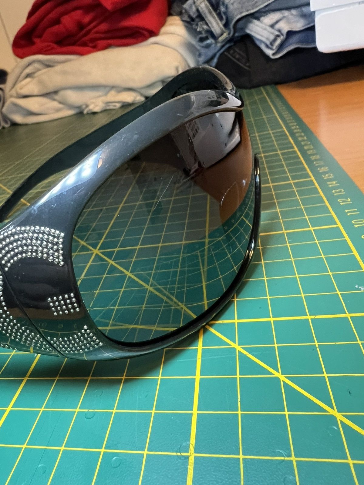 Dolce & Gabbana Vintage Dolce & Gabbana 8008 rhinestone logo ski sunglasses Size ONE SIZE - 4 Thumbnail