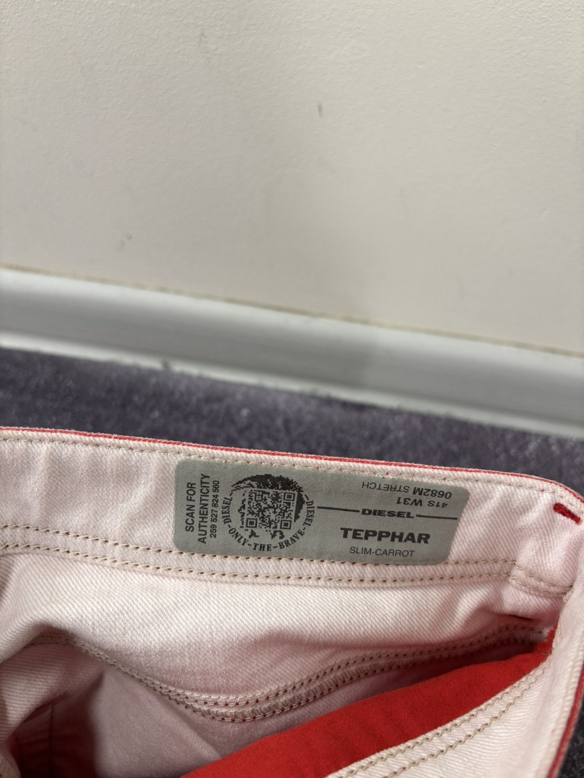 Diesel Diesel Tepphar NWT Men’s Slim Carrot Red Stretch Denim Jeans Size US 31 - 12 Thumbnail