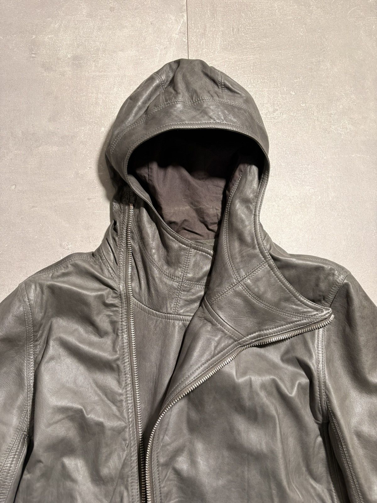 Rick Owens Rick Owens Grey Leather Hooded Jacket — Asymmetric Zip Size US M / EU 48-50 / 2 - 3 Thumbnail