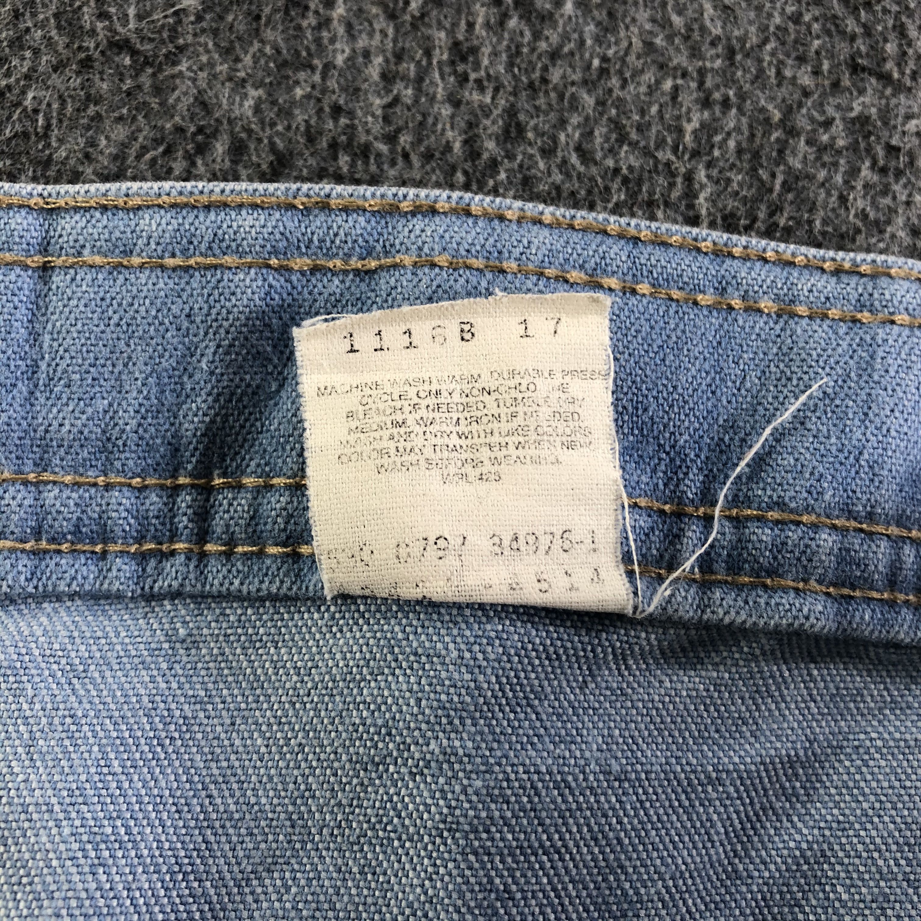 Levi's Vintage Blue Wash Levis Jeans-J4389 Size US 37 - 11 Thumbnail