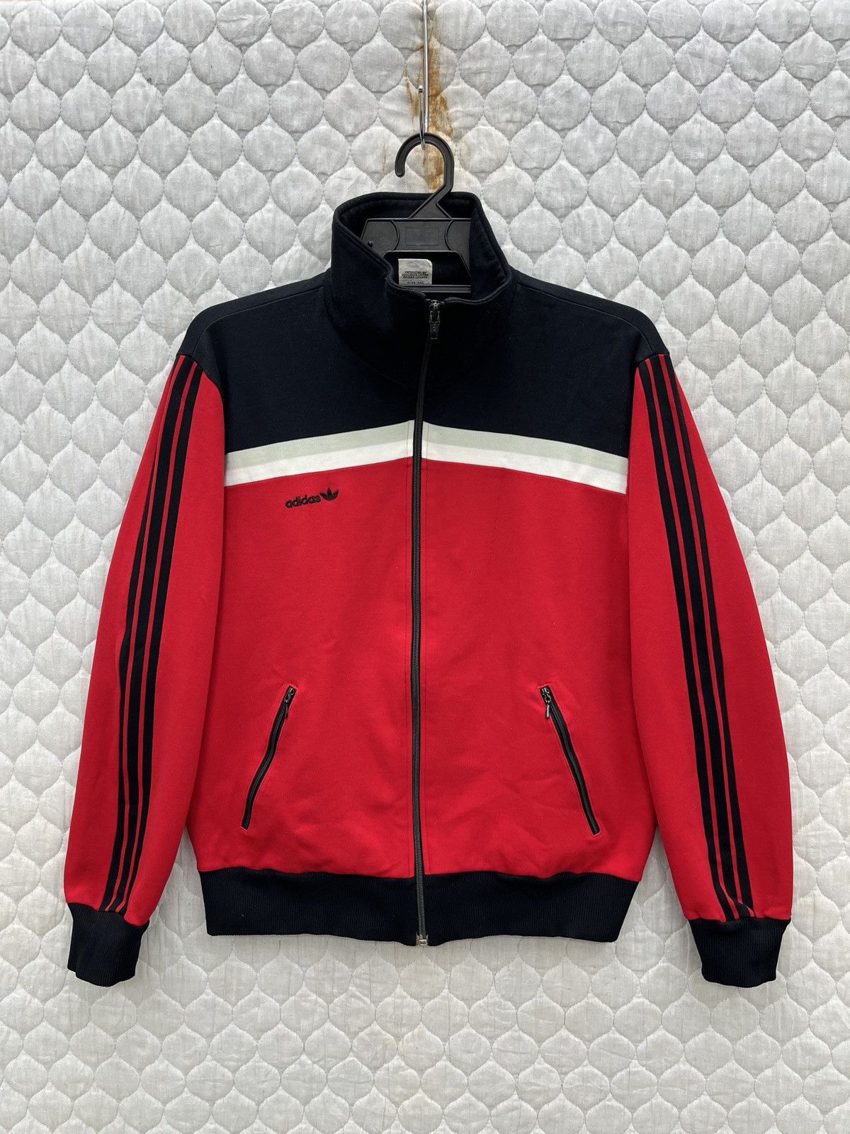image of Steals VTG Adidas Sweater in Red Black, Men's (Size Small)