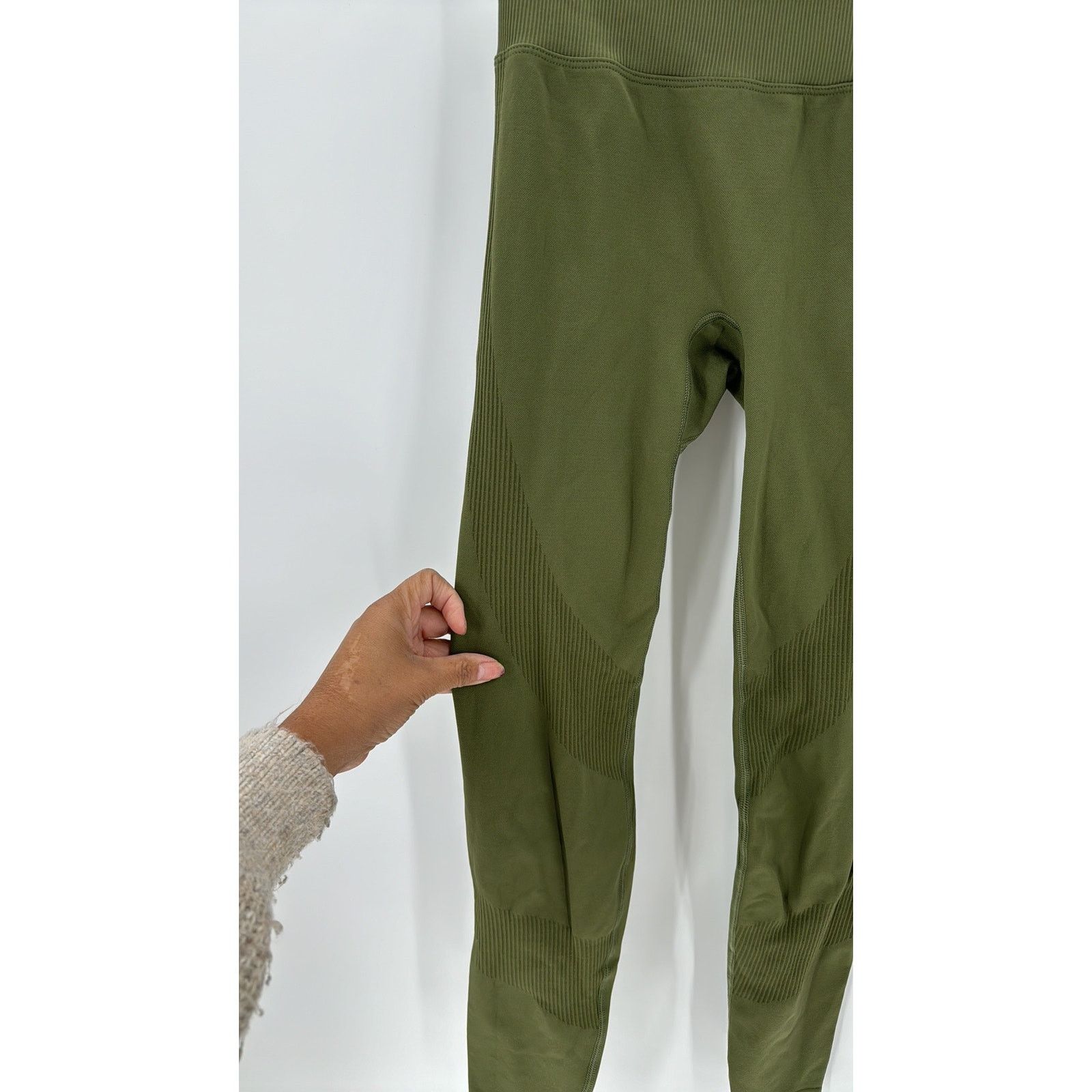 Victoria's Secret Victorias Secret Pink Leggings Seamless Green Mid Rise Size 25" / US 0 / IT 36 - 4 Thumbnail