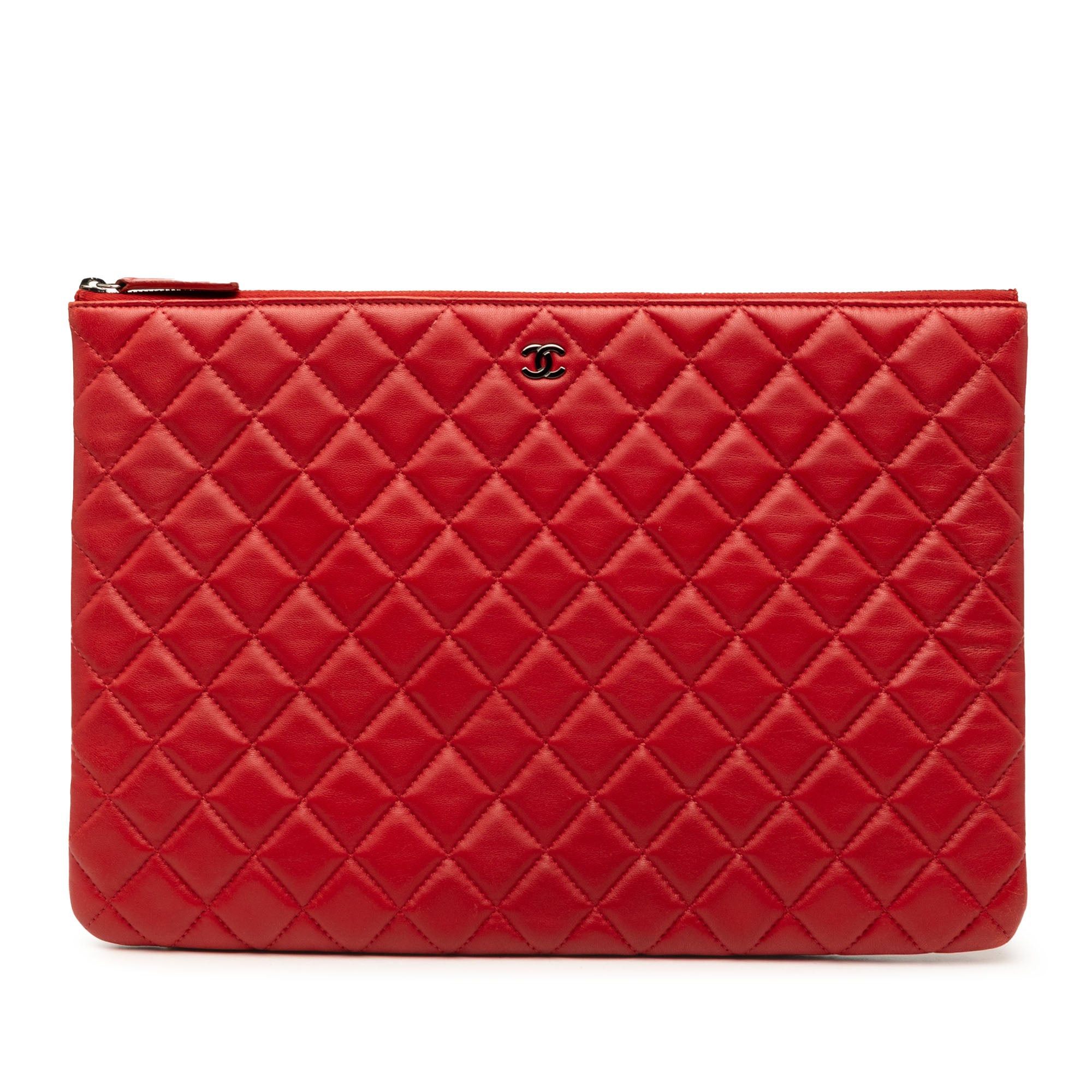 Chanel Large Quilted Lambskin O Case Clutch Size ONE SIZE - 1 Thumbnail