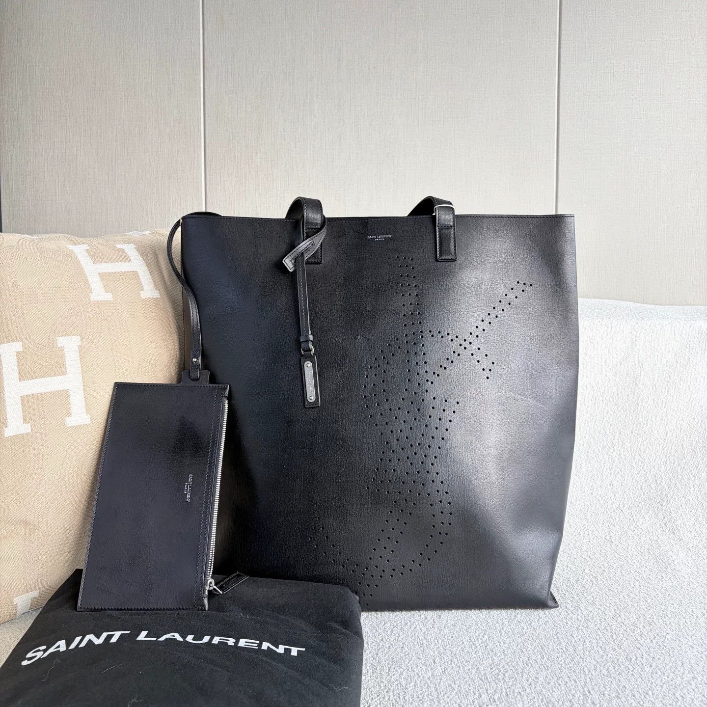 Saint Laurent Paris Pre-loved Bag Very good condition Size ONE SIZE - 1 Thumbnail