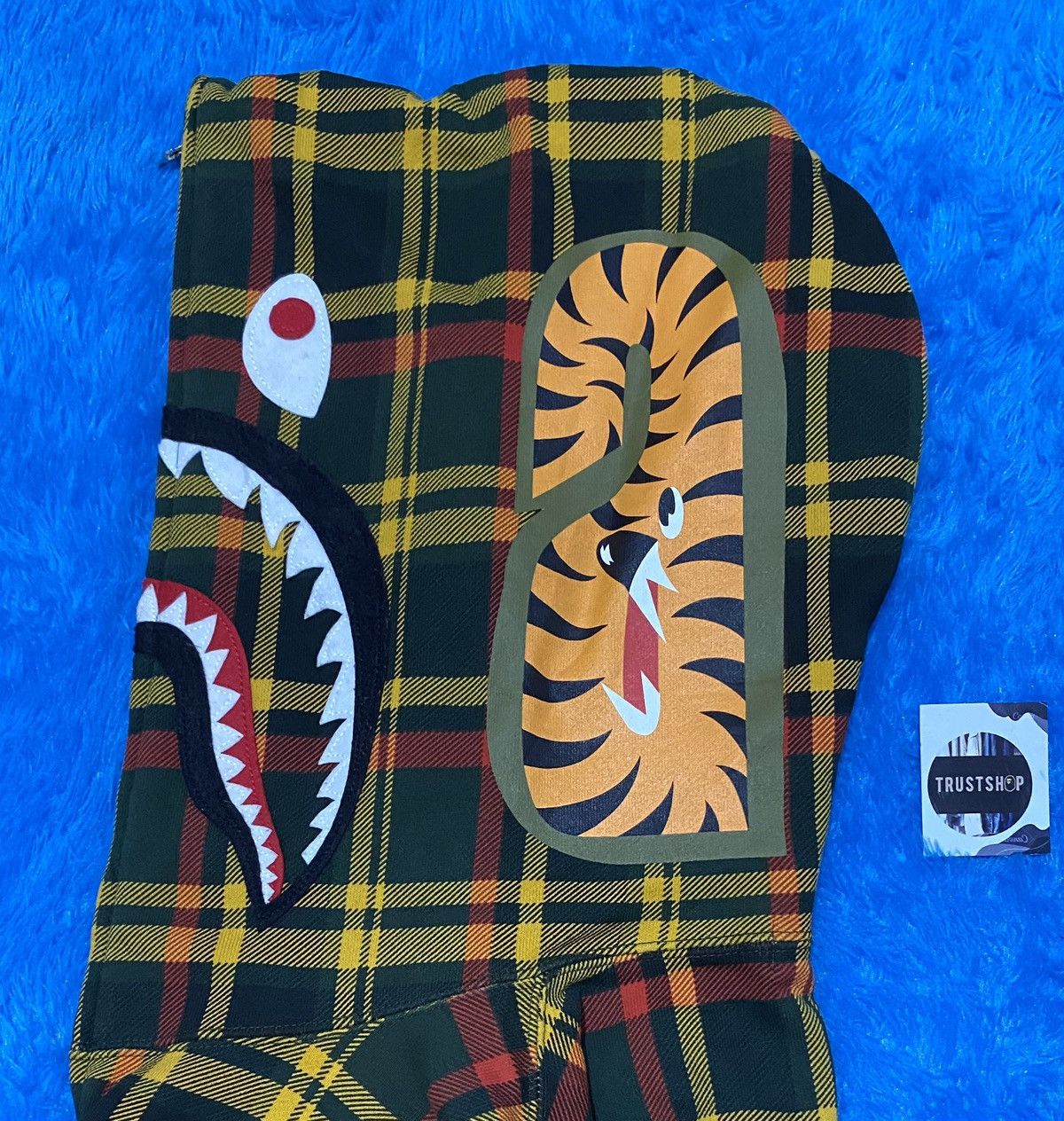 Bape 🔥isetan limited model🔥 Bape Shark Fullzip Hoodie Size US M / EU 48-50 / 2 - 6 Thumbnail