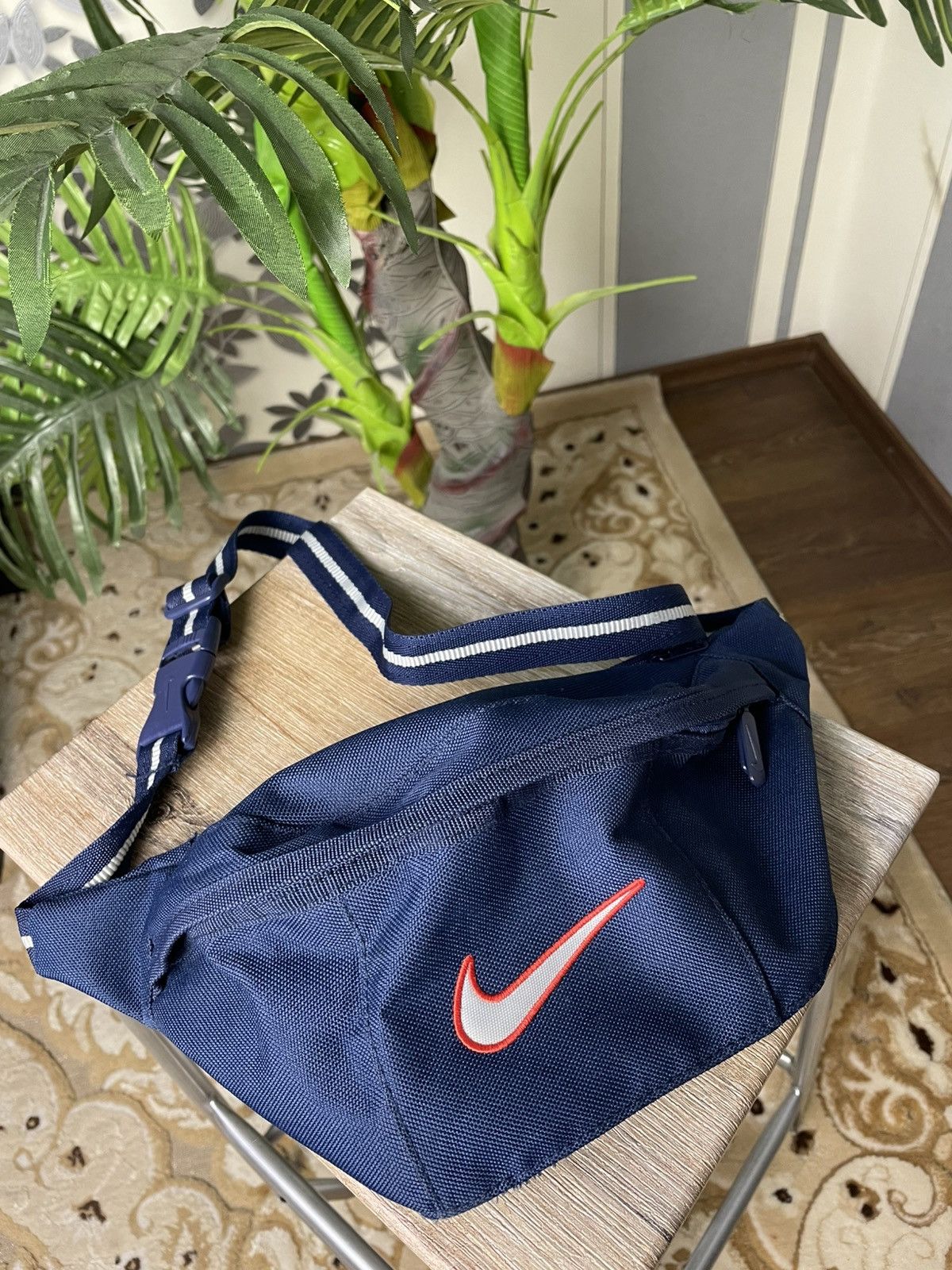 Nike Vintage Nike Swoosh Fanny Pack Waist Crossbody Bag Blue Y2k Size ONE SIZE - 1 Thumbnail