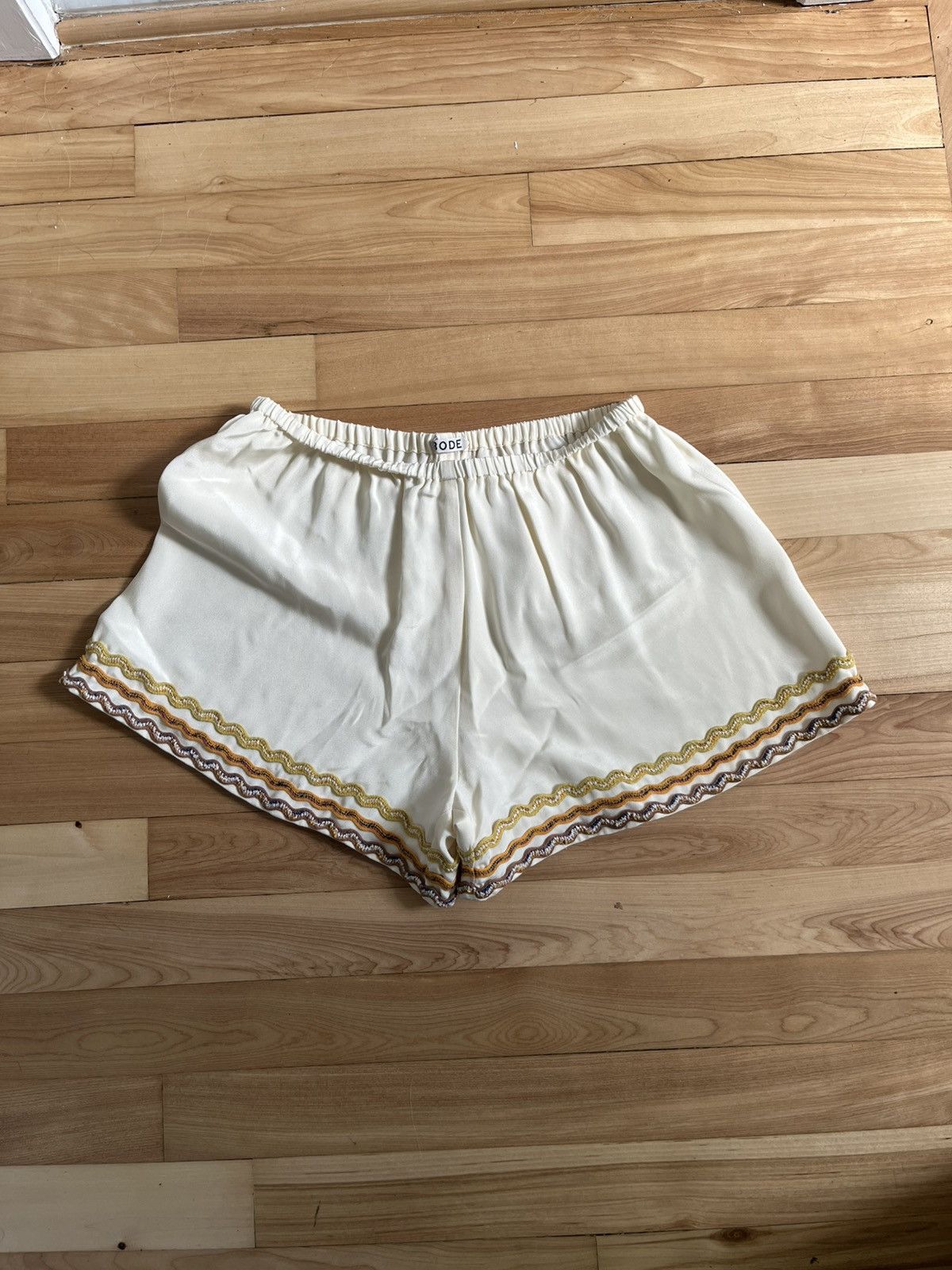 Bode NWOT - Bode Bolo Silk Short Size 26" / US 2 / IT 38 - 1 Thumbnail
