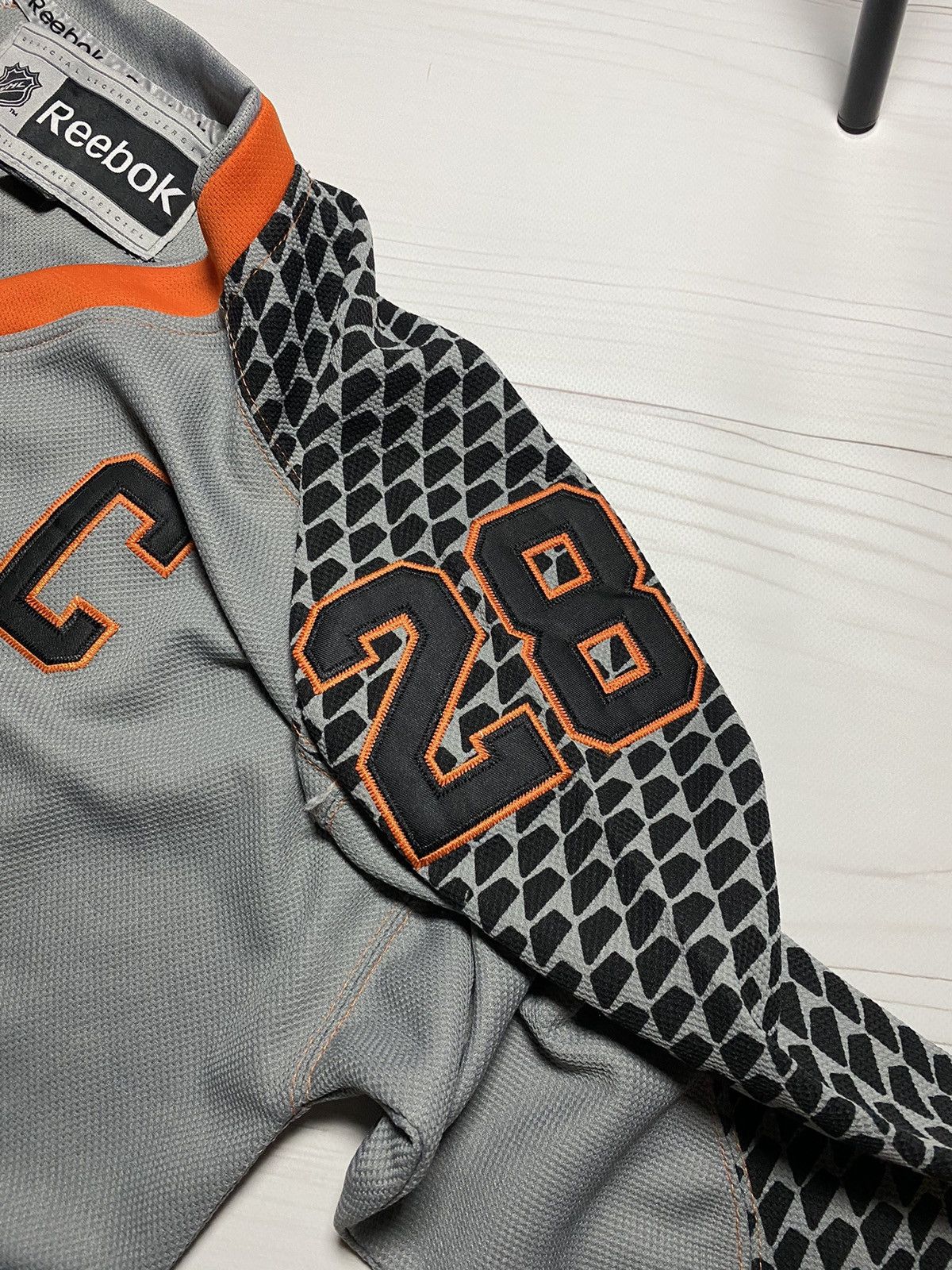 NFL × Vintage Vintage Reebok Philadelphia Flyers 28 C Giroux NFL jersey Size US L / EU 52-54 / 3 - 6 Thumbnail