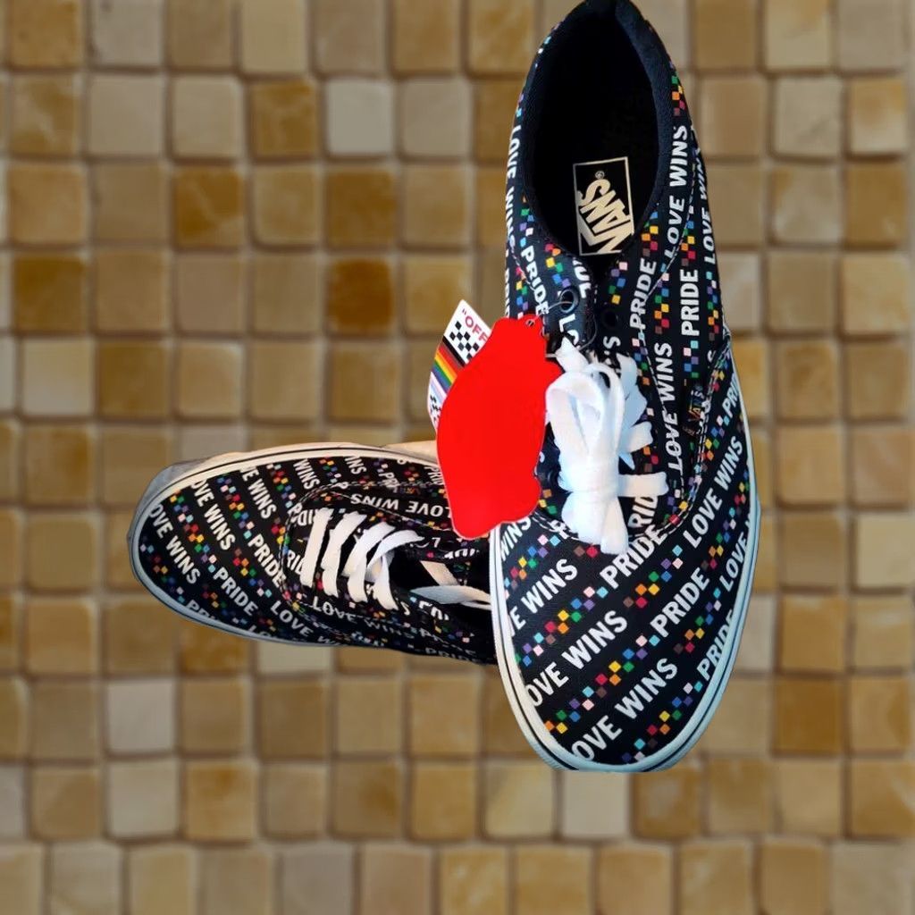 Vans VINTAGE New Mens Vans Doheny Low Top Sneakers Shoes Pride Rainbow Size 10 Size US M / EU 48-50 / 2 - 1 Preview