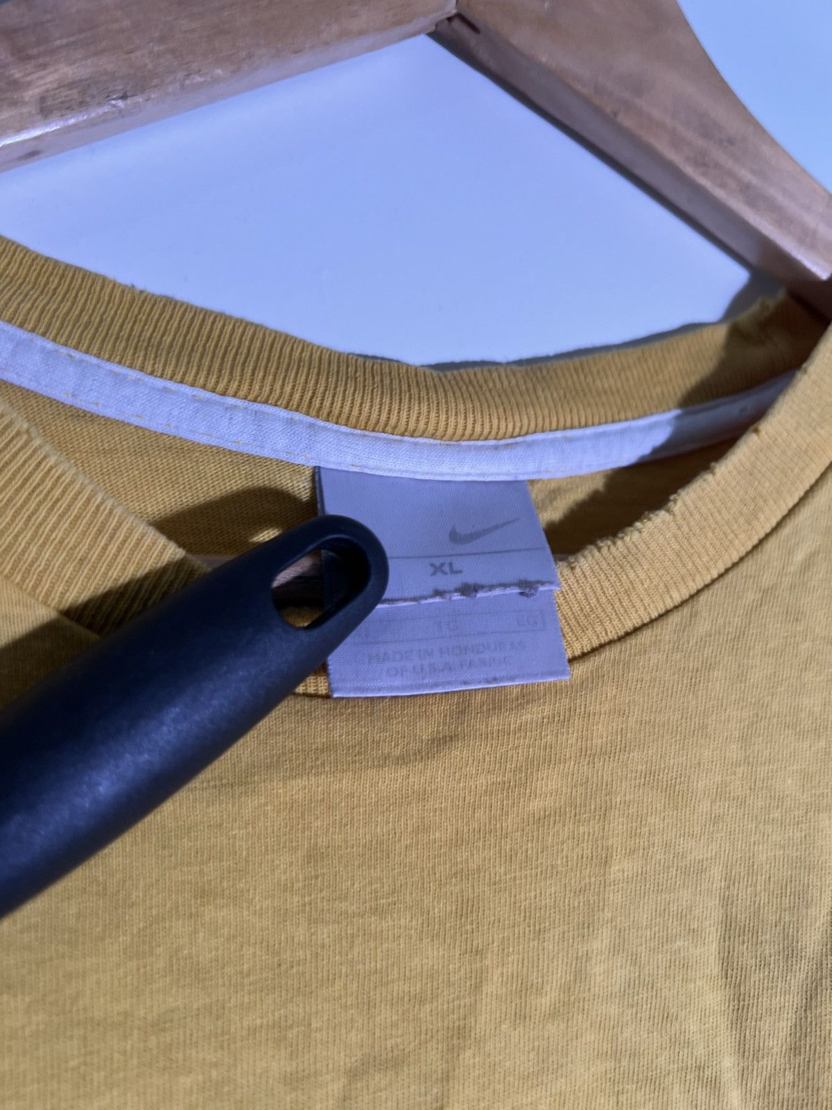 Nike 90’s 2000’s Y2K VTG Vintage Nike Yellow Check Swoop T Shirt Size US XL / EU 56 / 4 - 8 Thumbnail