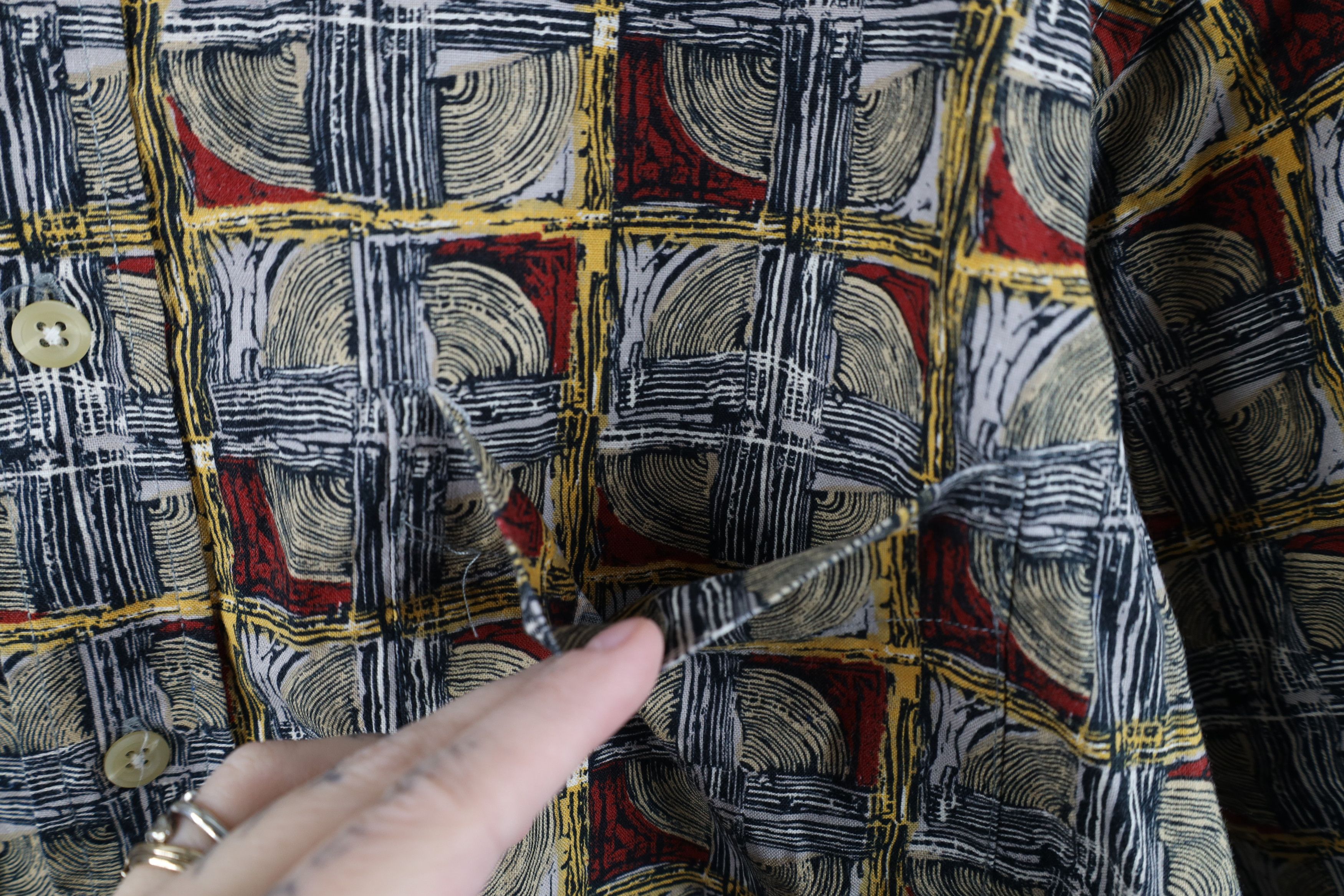 Vintage Vintage 90s Streetwear Short Sleeve Button Down Shirt Size US L / EU 52-54 / 3 - 4 Thumbnail