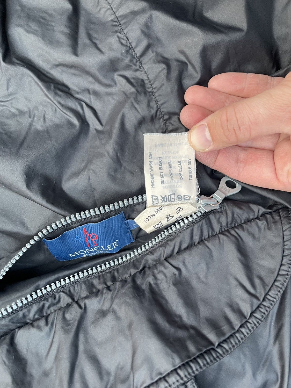 Moncler Grenoble Vintage Moncler Anorak Reversible Nylon Fleece Size L Size US L / EU 52-54 / 3 - 10 Thumbnail