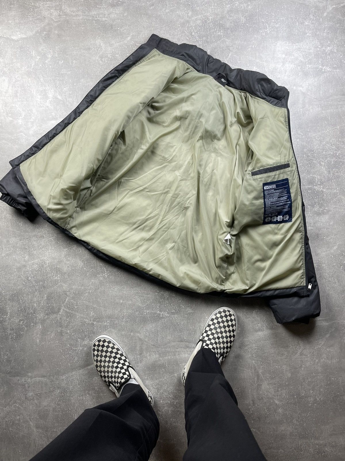 Diesel Archives Rare Diesel Y2K Gray Real Down Puffer Jacket Size US L / EU 52-54 / 3 - 17 Thumbnail