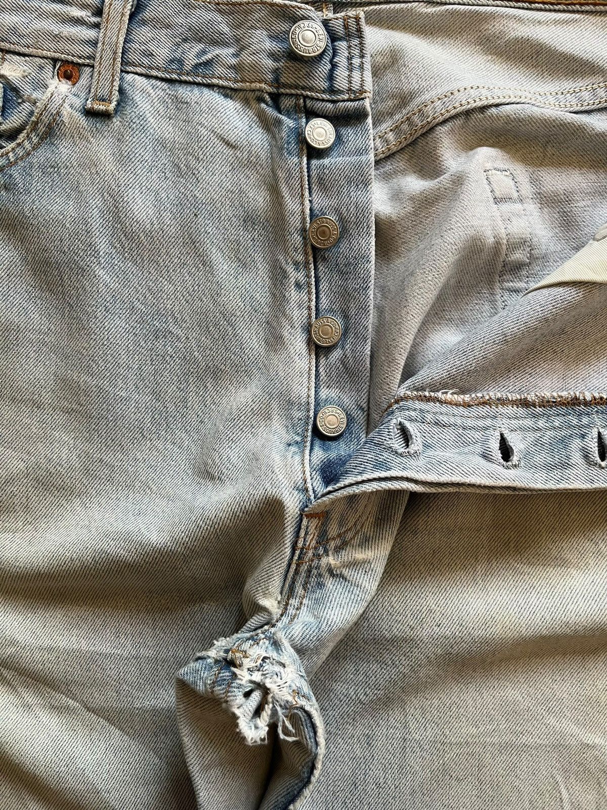 Levi's × Levi's Vintage Clothing SALES🔥Vintage 90s Levis 501 Light Wash Ripped Baggy Jeans Size US 35 - 3 Thumbnail