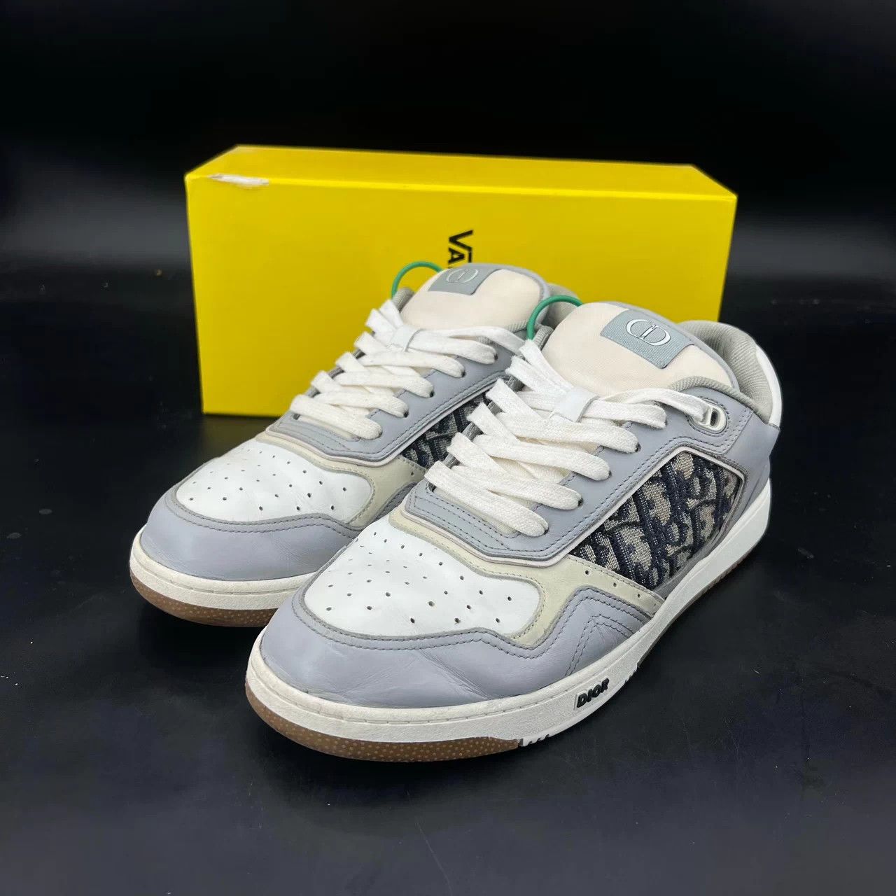 Dior Dior B27 Gray/White 42.5 Size US 9.5 / EU 42-43 - 1 Thumbnail