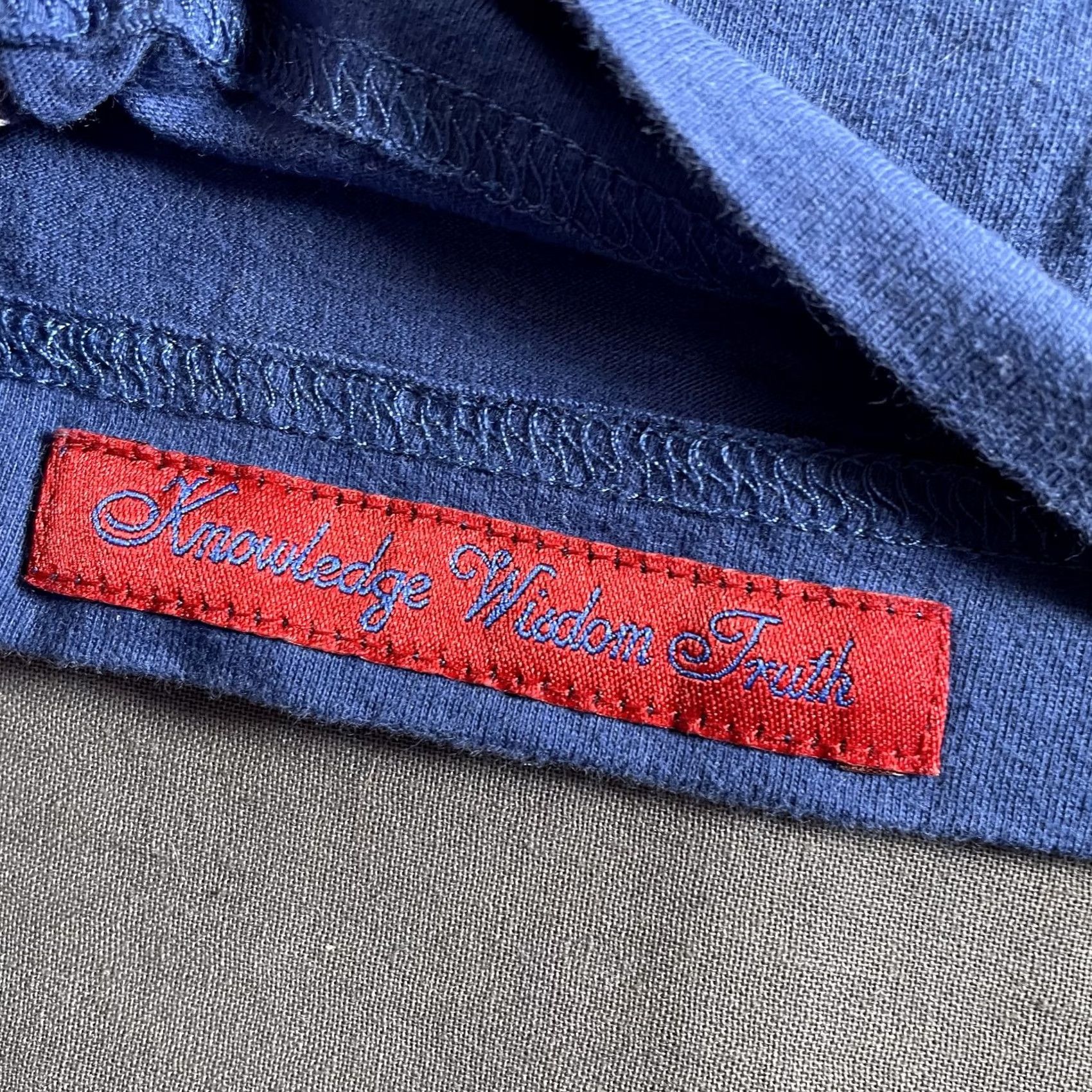Robert Graham VINTAGE? No. Size US M / EU 48-50 / 2 - 5 Thumbnail