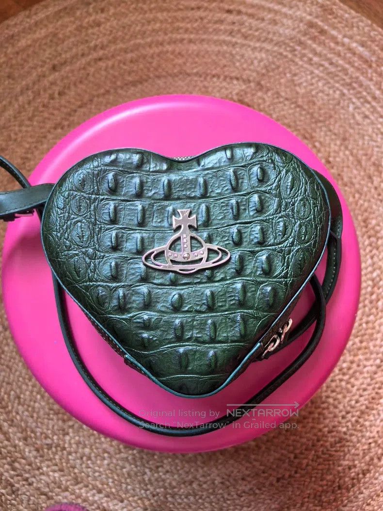 Vivienne Westwood Vivienne Westwood size os Main Line Crocodile Pattern Heart Size ONE SIZE - 1 Thumbnail