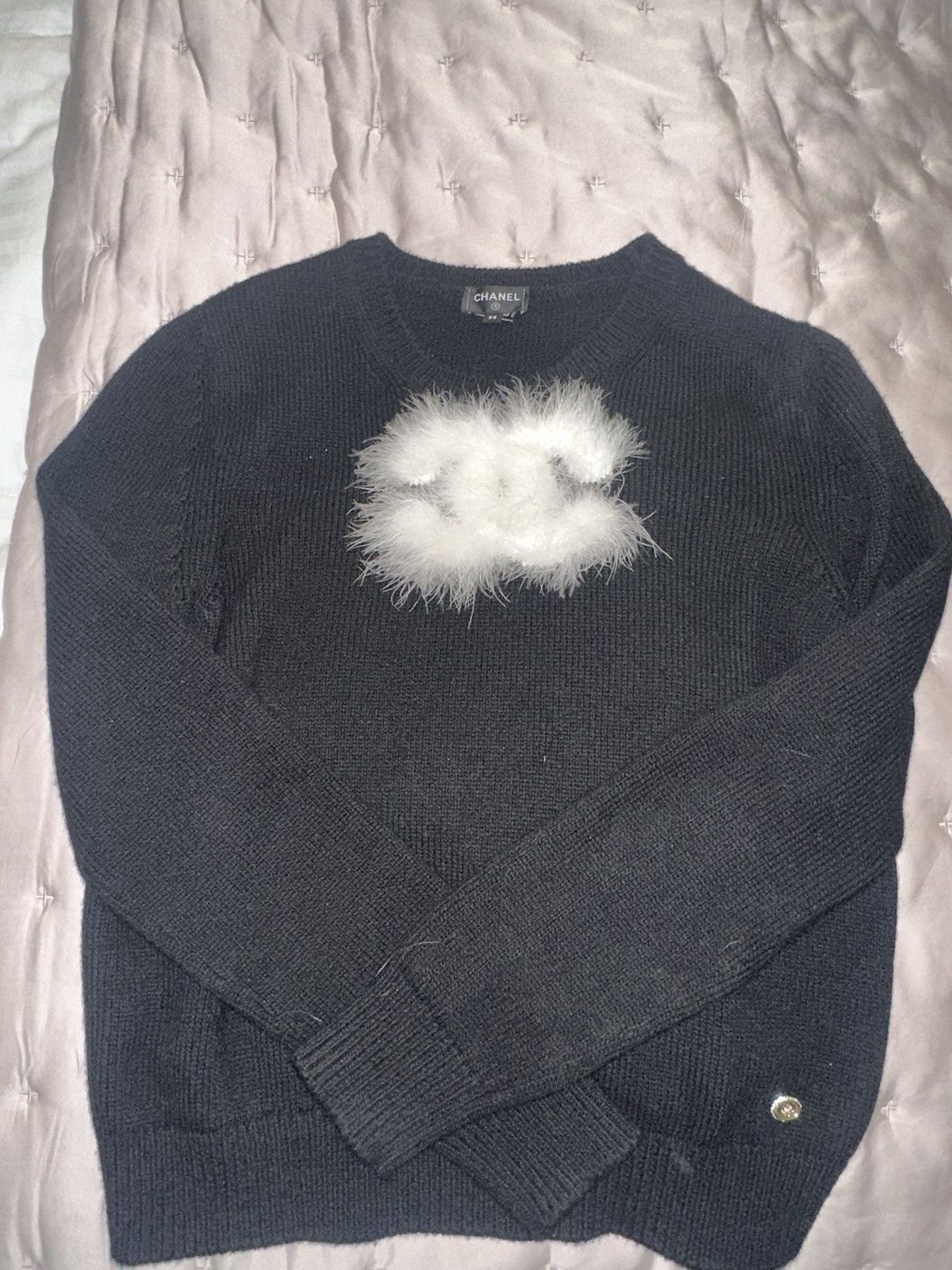 Chanel Chanel 23K Fur Logo Cashmere Sweater Size XS / US 0-2 / IT 36-38 - 2 Thumbnail