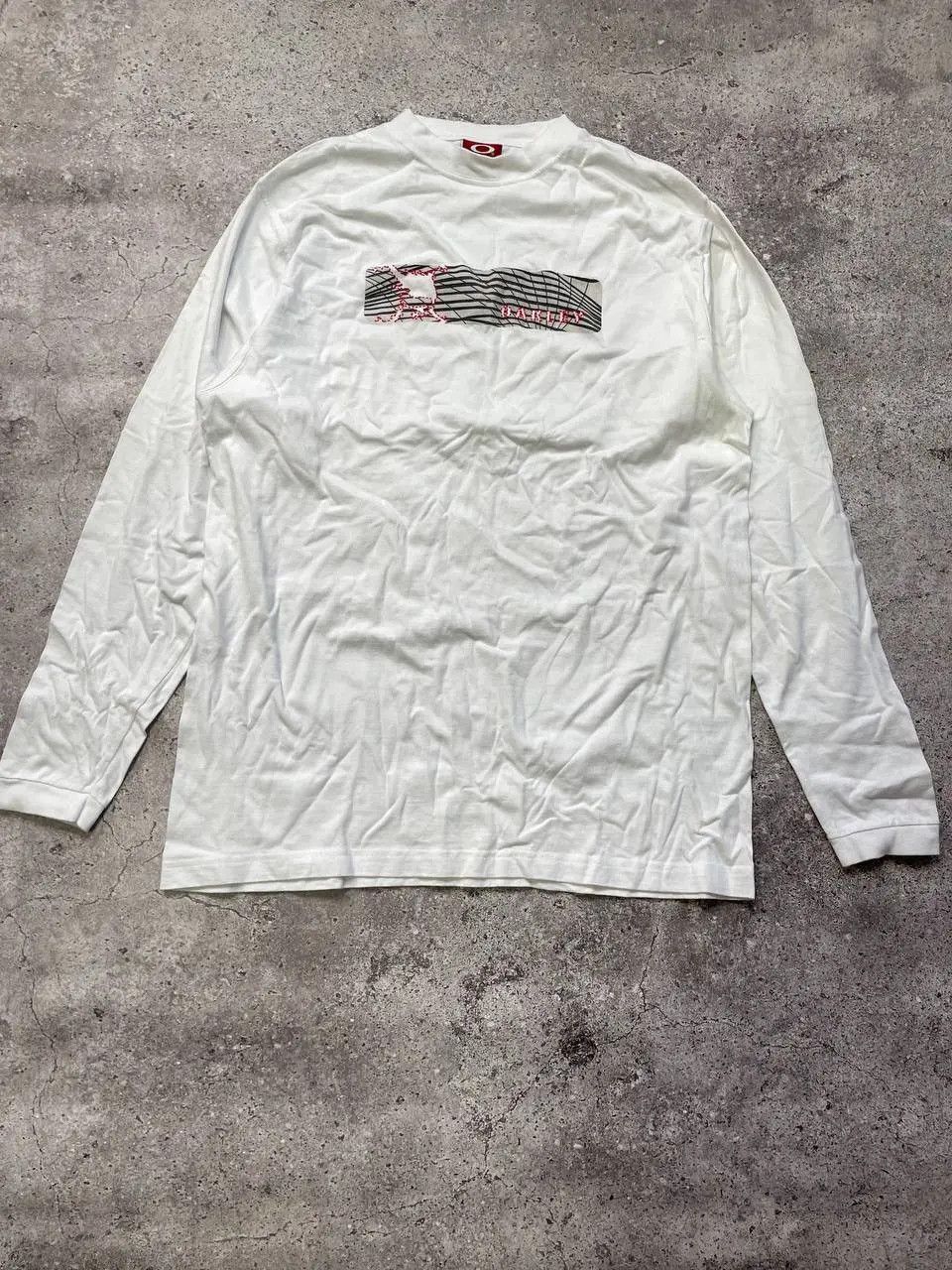 Oakley Vintage Oakley White Large Long Sleeve Sweatshirt Size US L / EU 52-54 / 3 - 1 Thumbnail