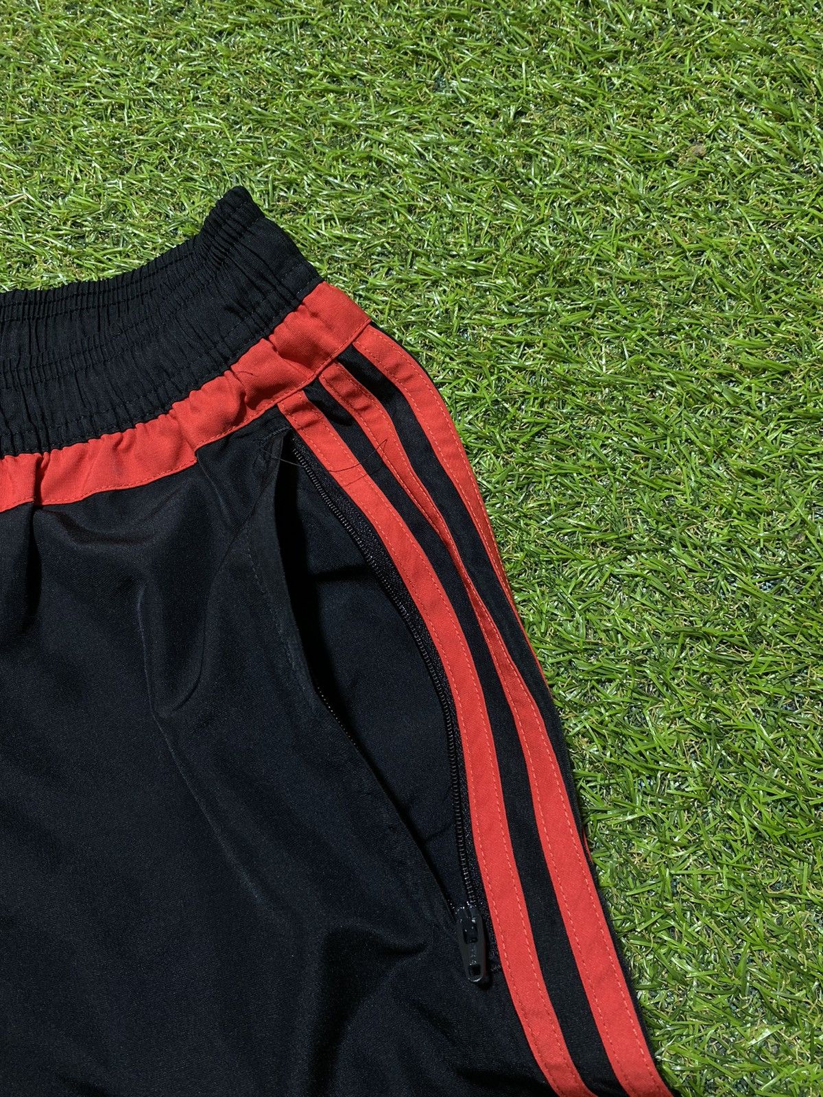Adidas Vintage Y2K Adidas Benfica shorts football style size XS Size US 28 / EU 44 - 2 Thumbnail