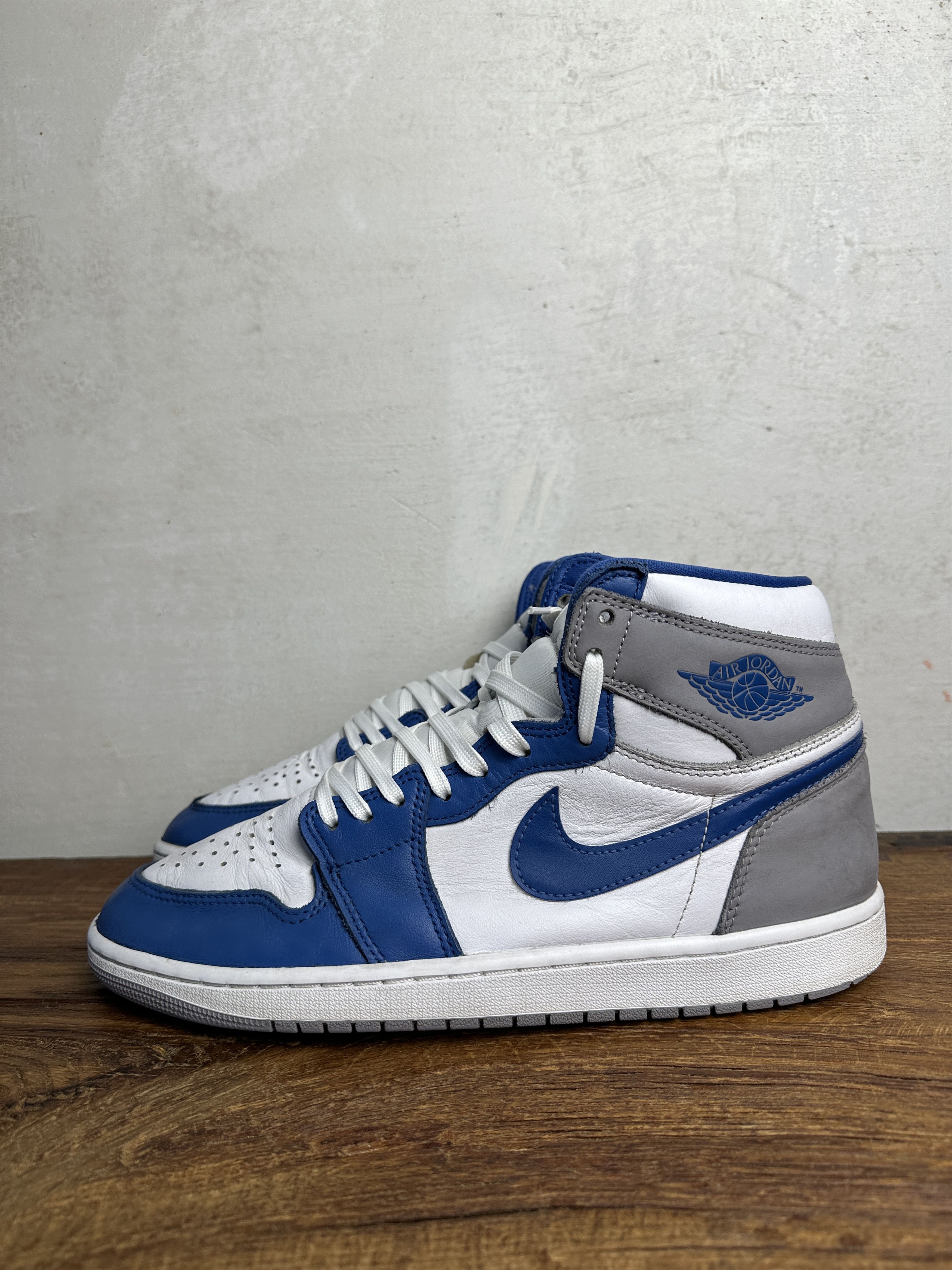 Jordan Brand Jordan 1 Retro High OG True Blue Men's Size US 10.5 / EU 43-44 - 2 Thumbnail