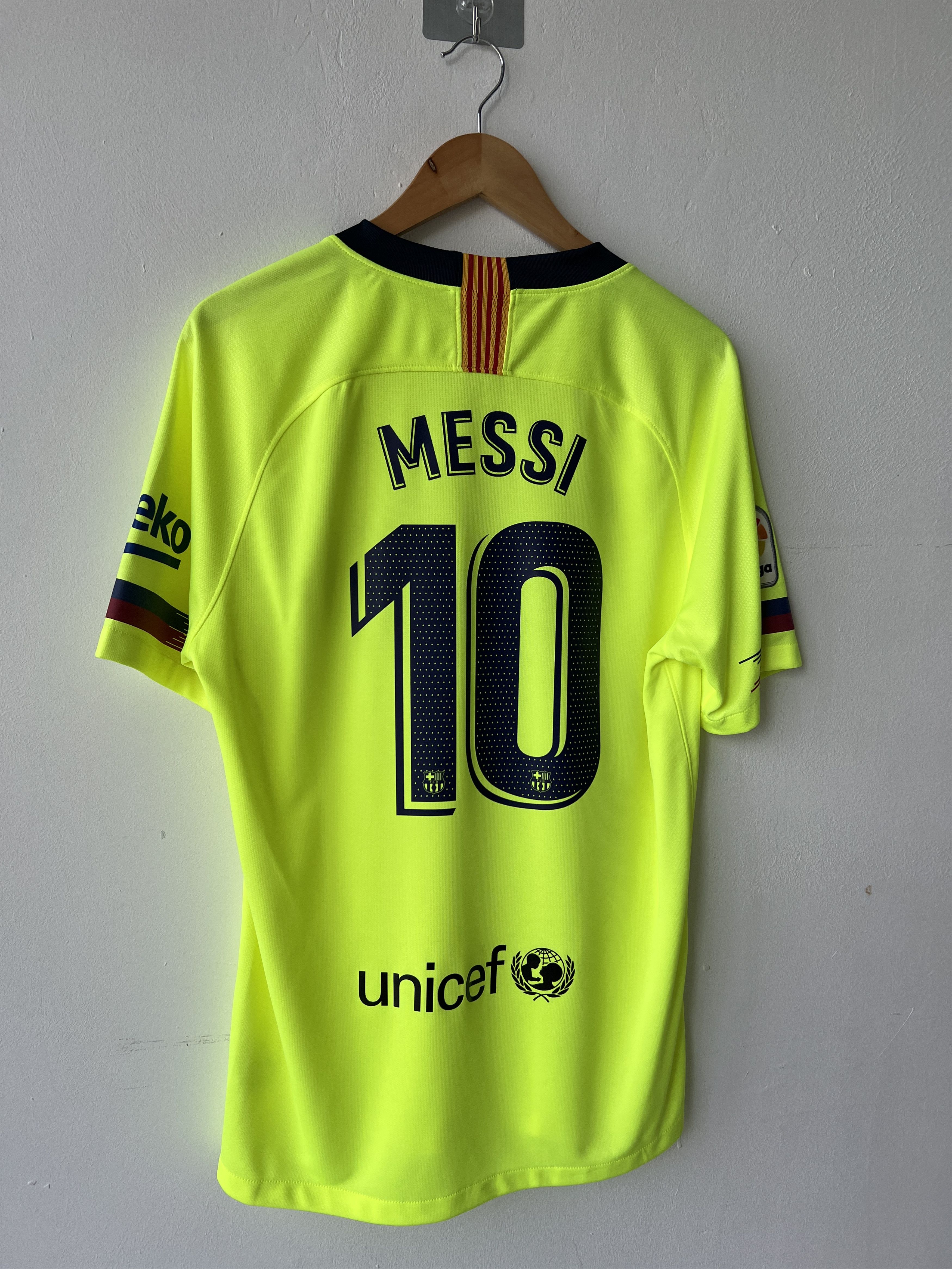 Nike (L) Barcelona 2018-19 Away Kit Messi #10 Size US L / EU 52-54 / 3 - 7 Thumbnail
