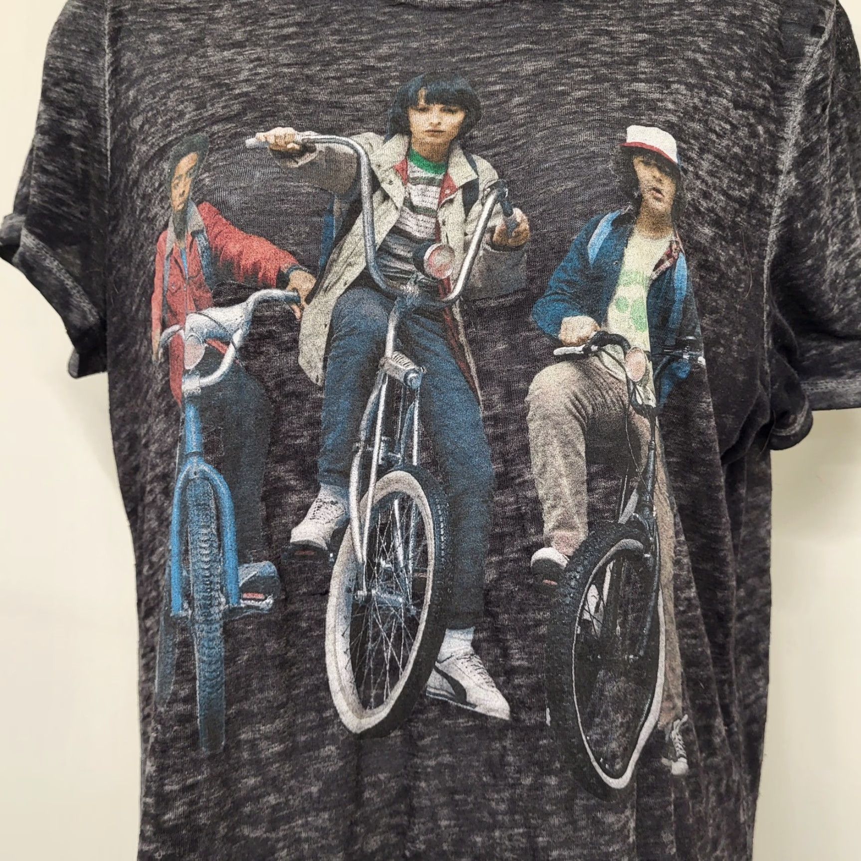 Vintage Stranger Things Netflix Women's T-Shirt Gray Short Sleeve Medium Graphic Design Crew Neck Size M / US 6-8 / IT 42-44 - 2 Thumbnail