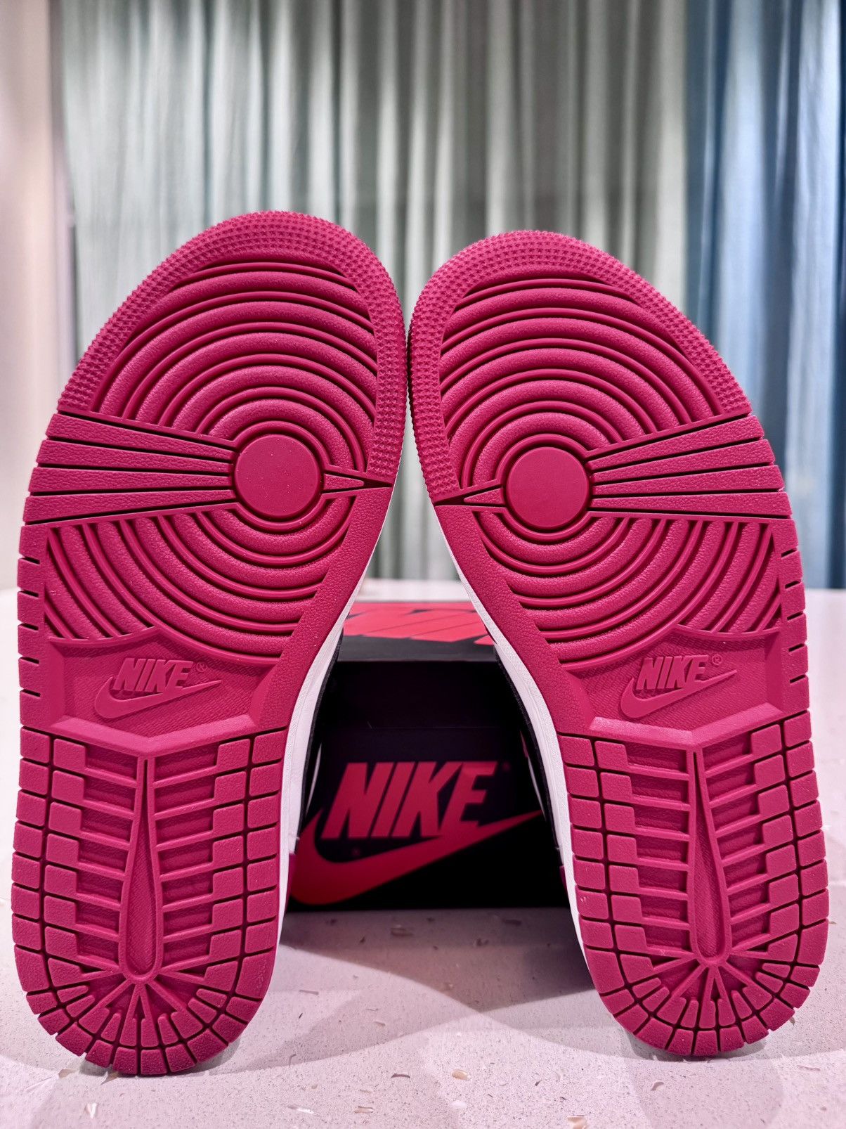 Jordan Brand Air Jordan 1 Low OG "Chicago" (2025) Size US 7.5 / EU 40-41 - 7 Thumbnail