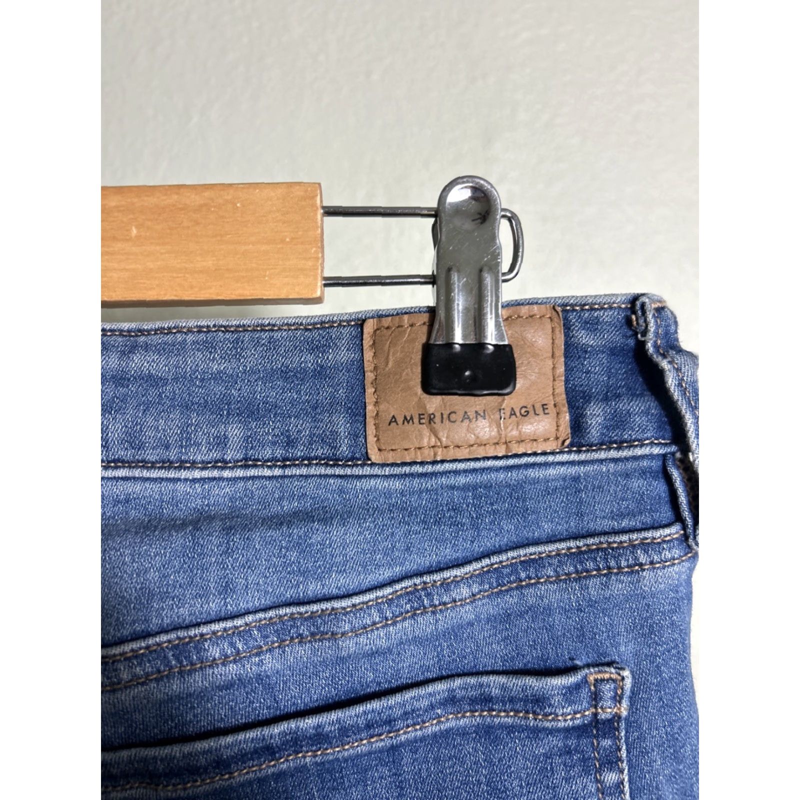 American Eagle Outfitters american eagle next level stretch jegging Jeans Women’s 6 Short Medium Wash Blue 28x27 Mens Women Girls? Size 28" / US 6 / IT 42 - 7 Thumbnail