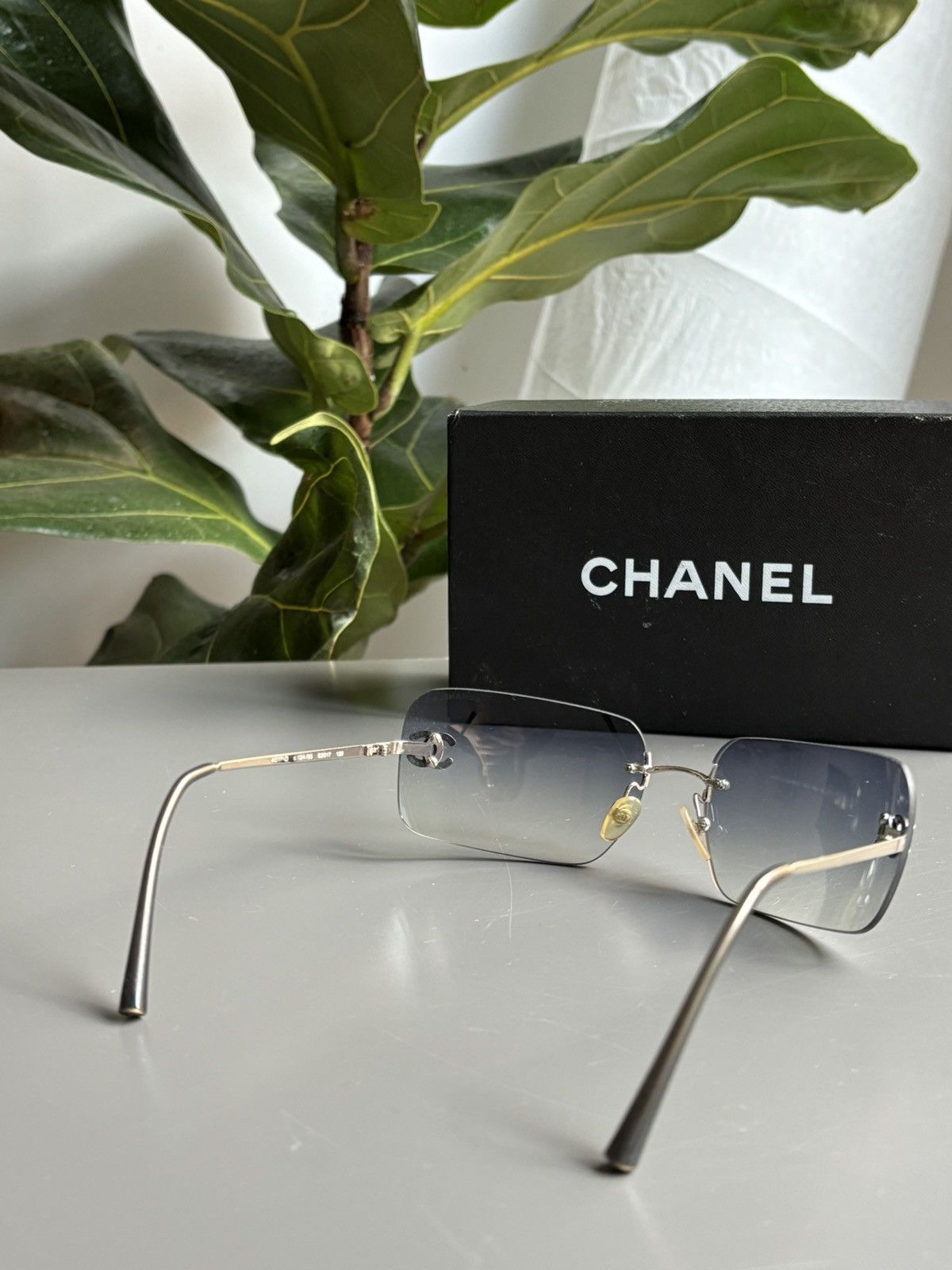 Chanel Chanel Sunglasses 4017-D CC Rhinestone Logo Rimless Vintage Size ONE SIZE - 8 Thumbnail